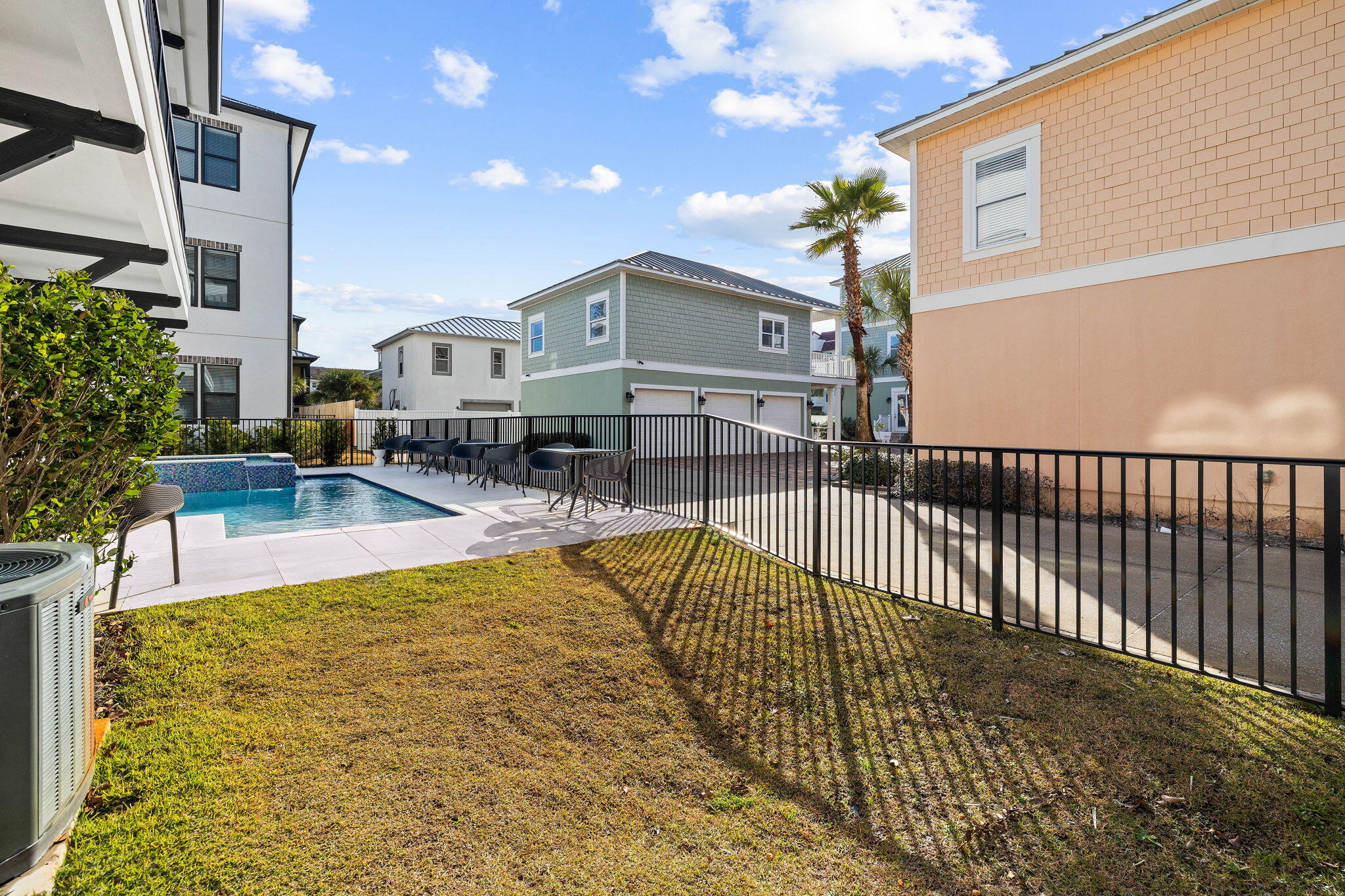 SNOW DRIFT BEACH - Residential