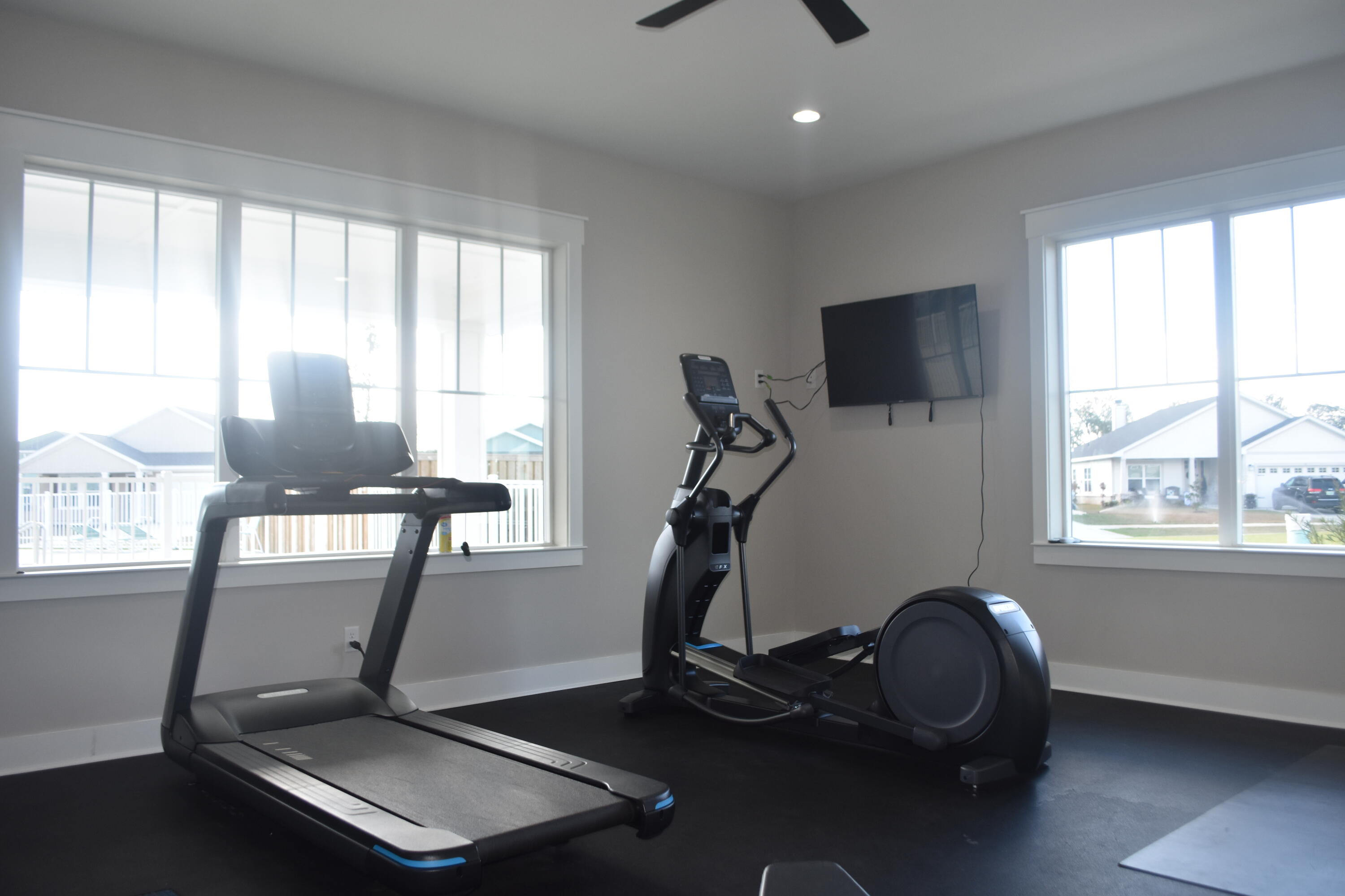 RIVERWALK PH I - Residential Lease