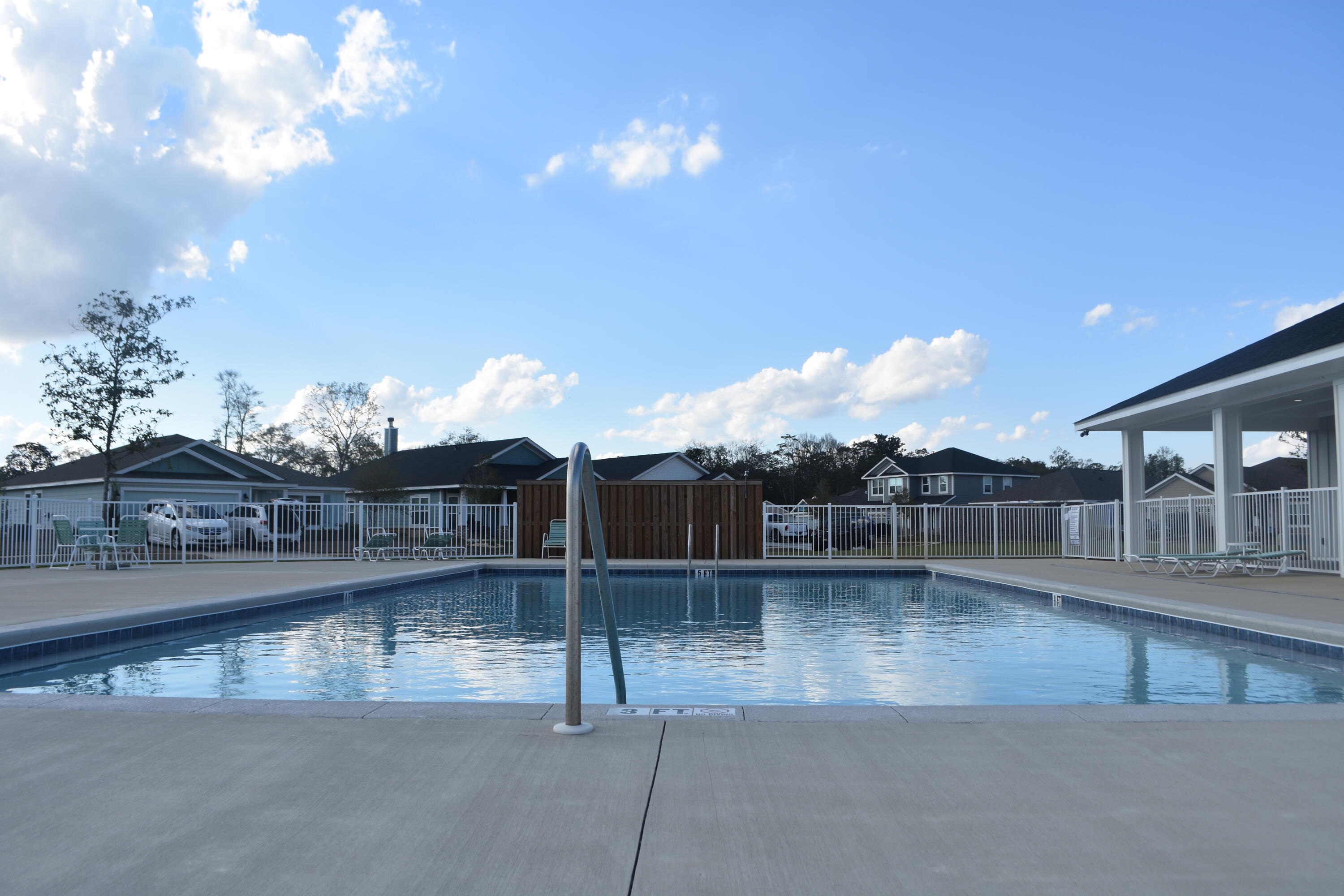RIVERWALK PH I - Residential Lease