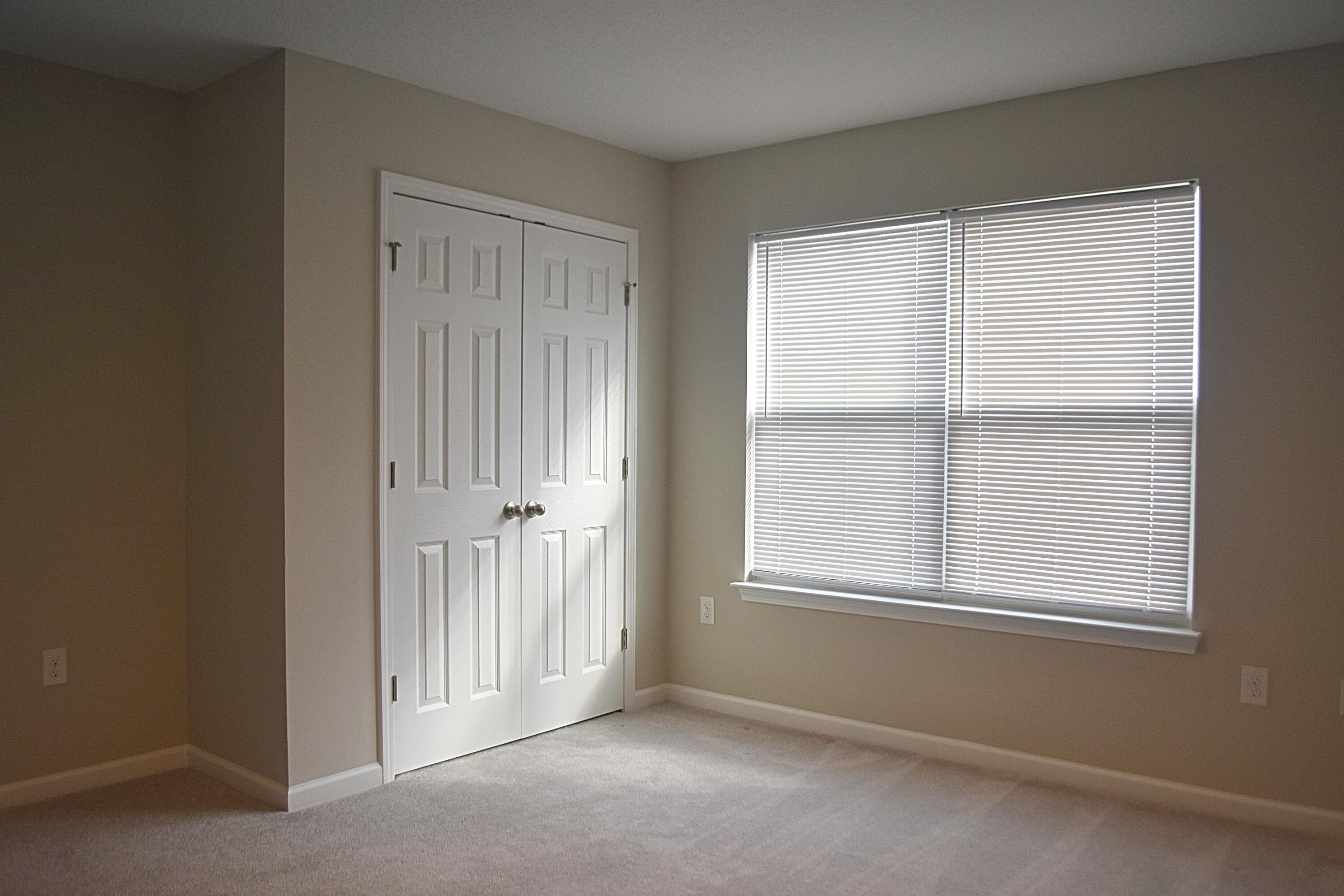 RIVERWALK PH I - Residential Lease