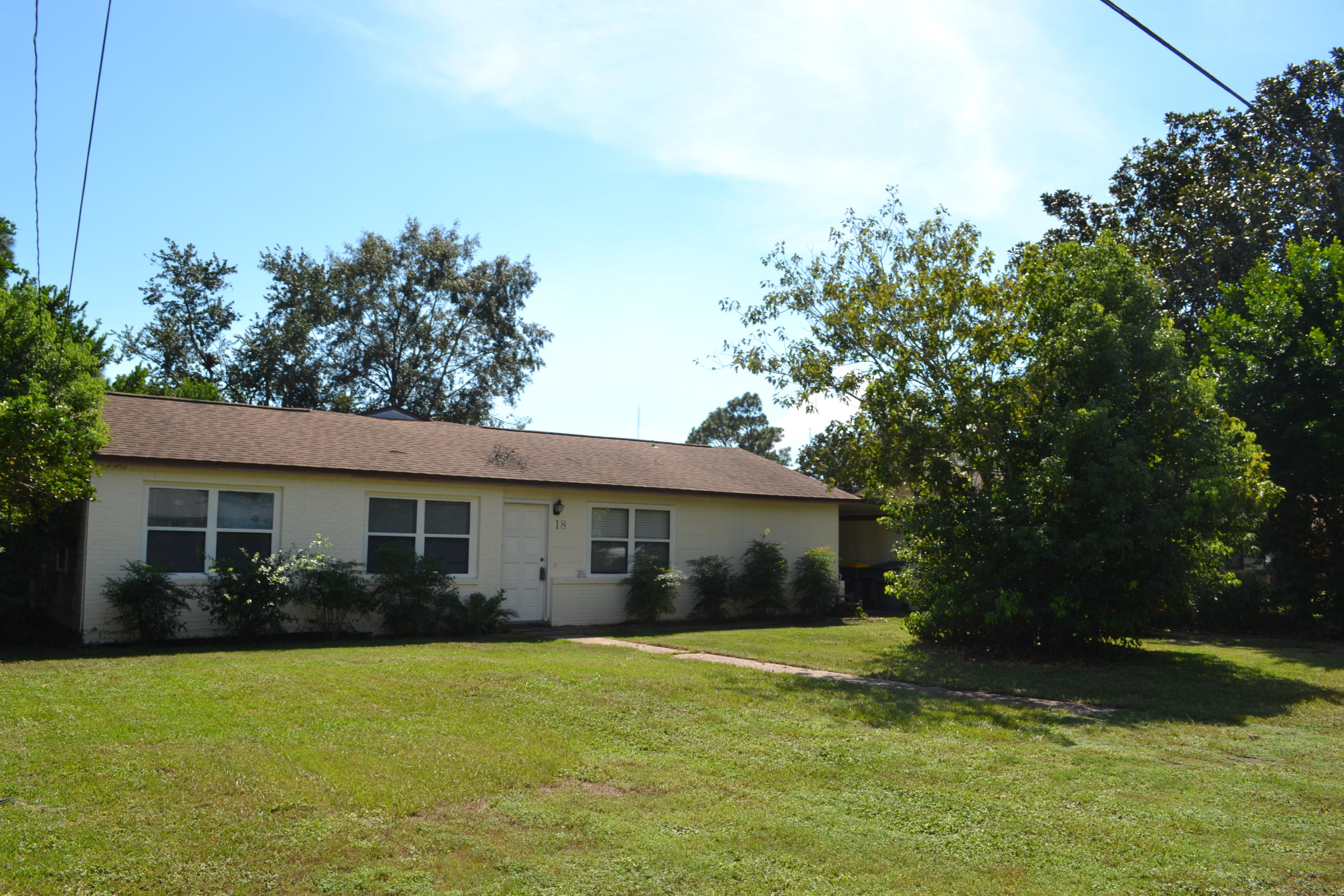 ACCEPTING BACK UP OFFERS-KICK OUT CLAUSE IN EFFECT.Fantastic 4 bedroom home conveniently located in Fort Walton Beach. Lots of living space in this home! Kitchen and master bathroom have been recently upgraded. Cute gazebo in the back yard is the perfect place to grill out and chill out. Shed in back conveys as is.Roof 8 years old.