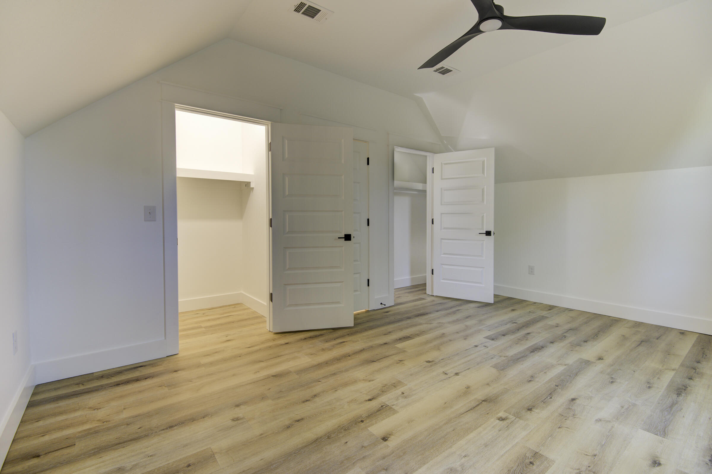 MAGNOLIA BEACH - Residential