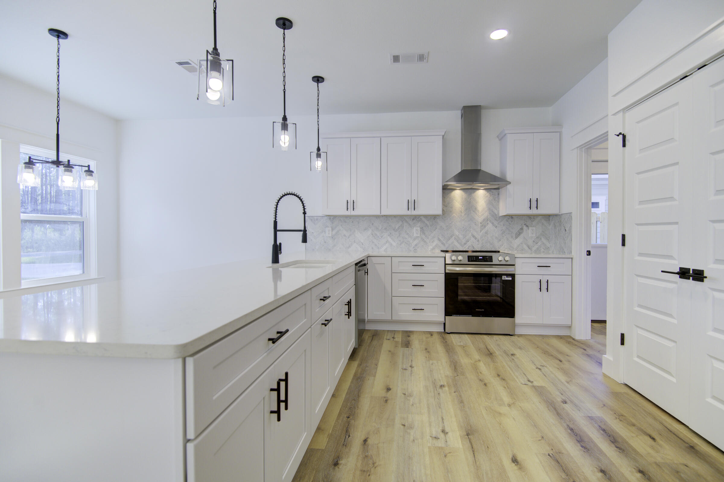 MAGNOLIA BEACH - Residential