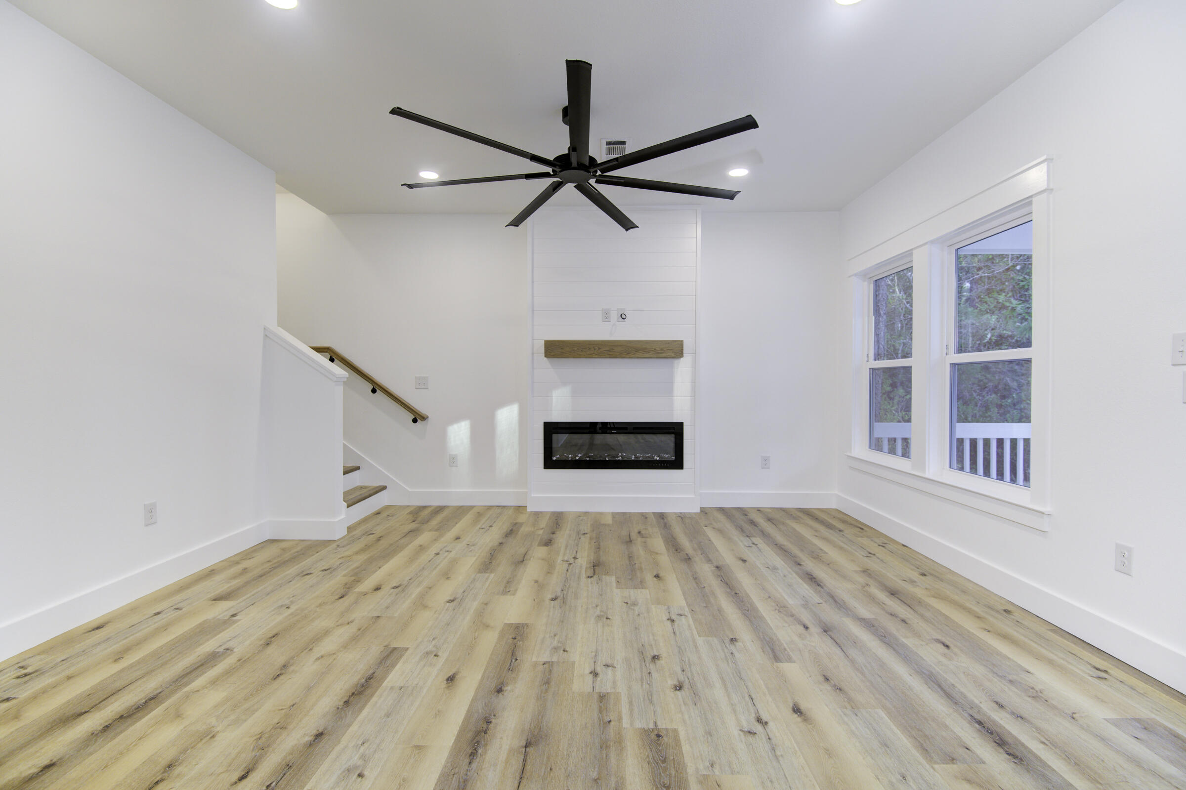 MAGNOLIA BEACH - Residential