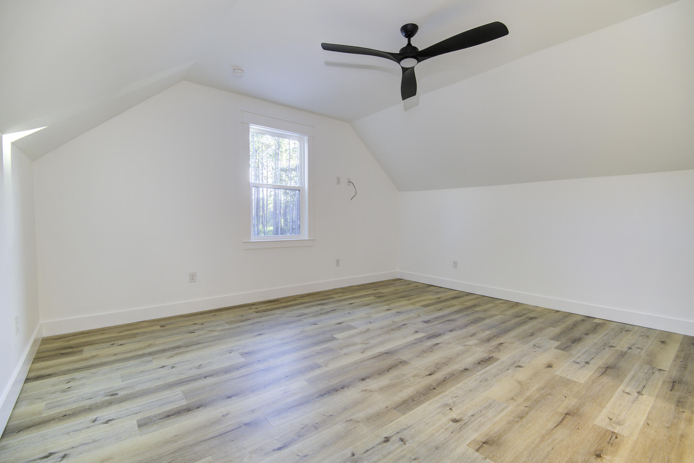 MAGNOLIA BEACH - Residential