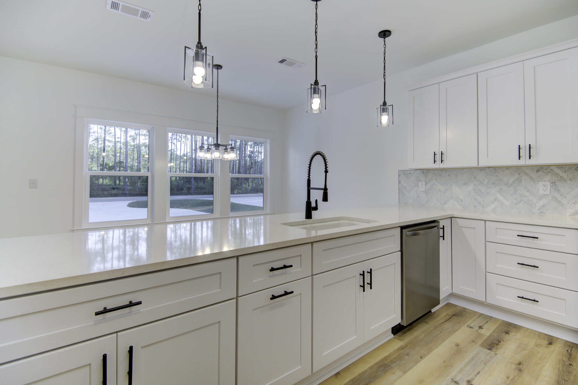 MAGNOLIA BEACH - Residential