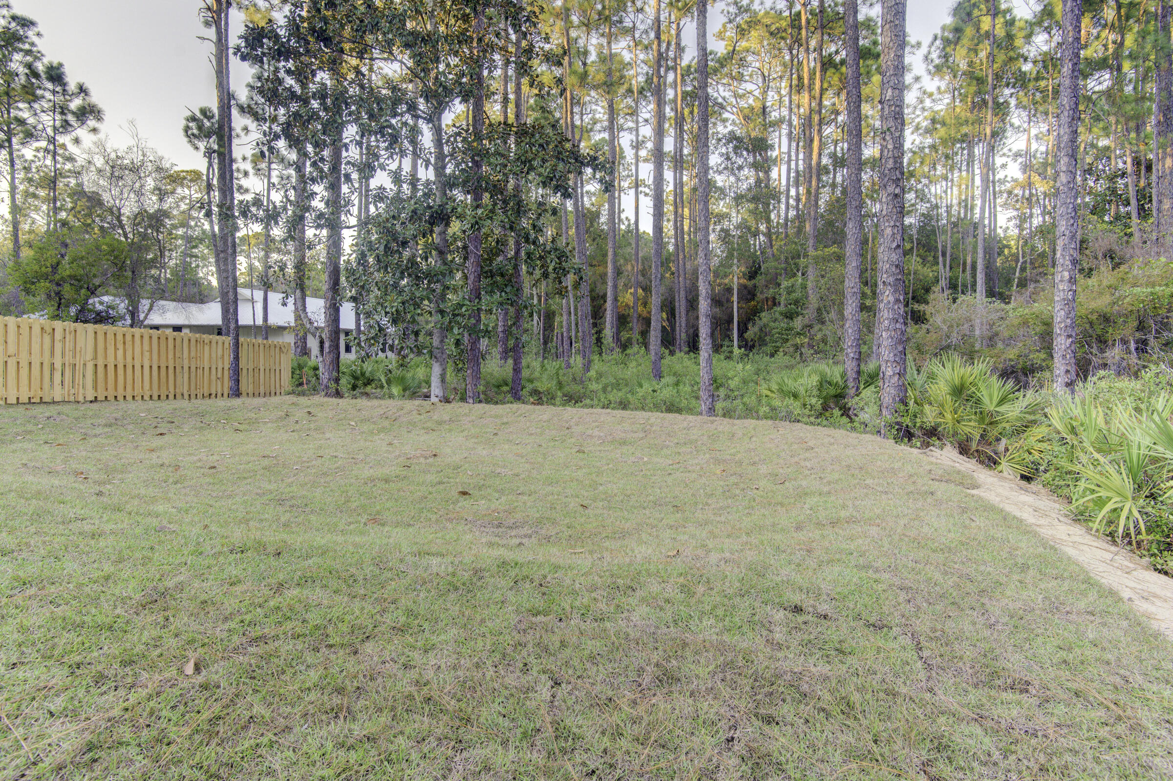 MAGNOLIA BEACH - Residential