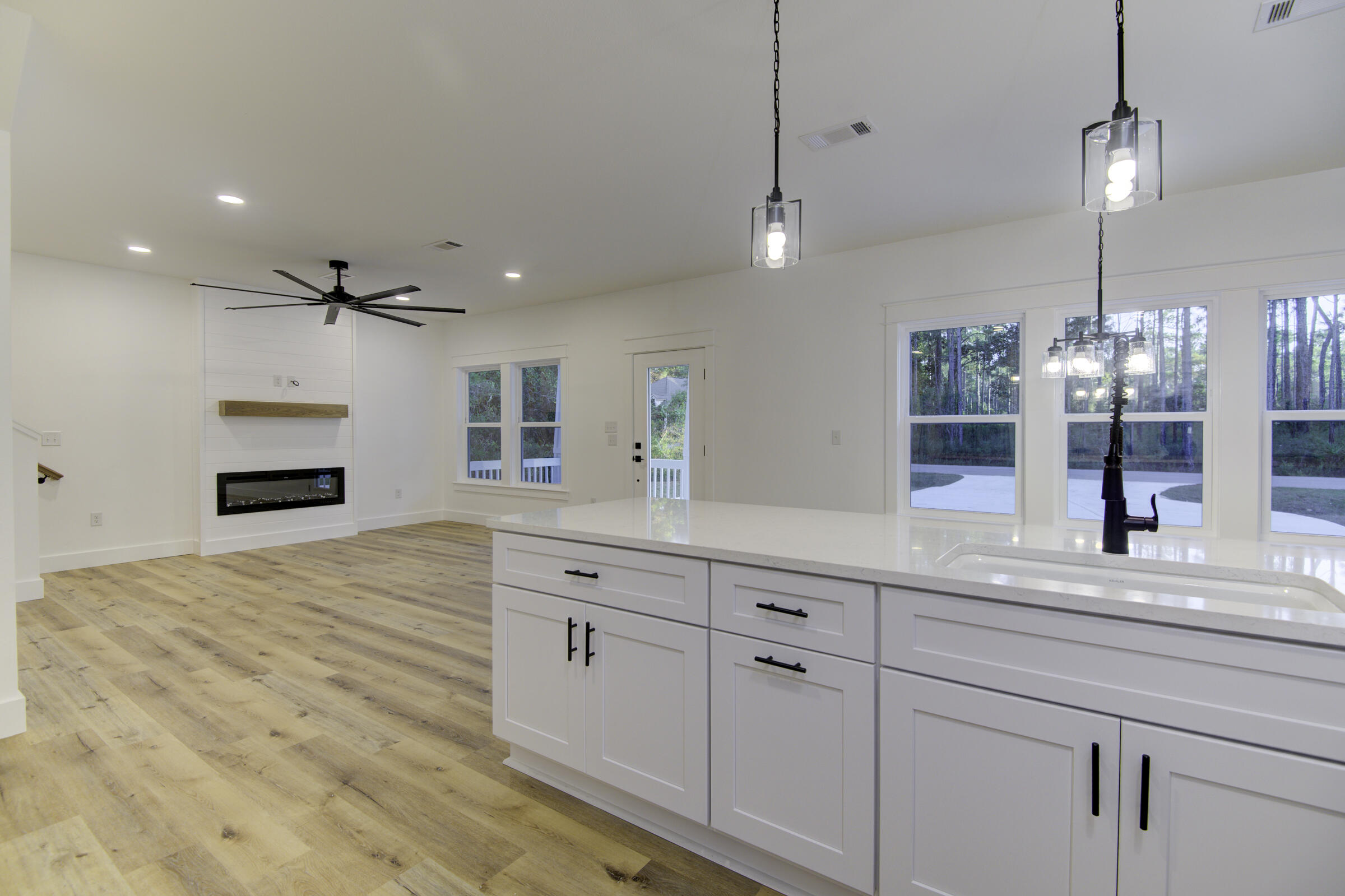 MAGNOLIA BEACH - Residential