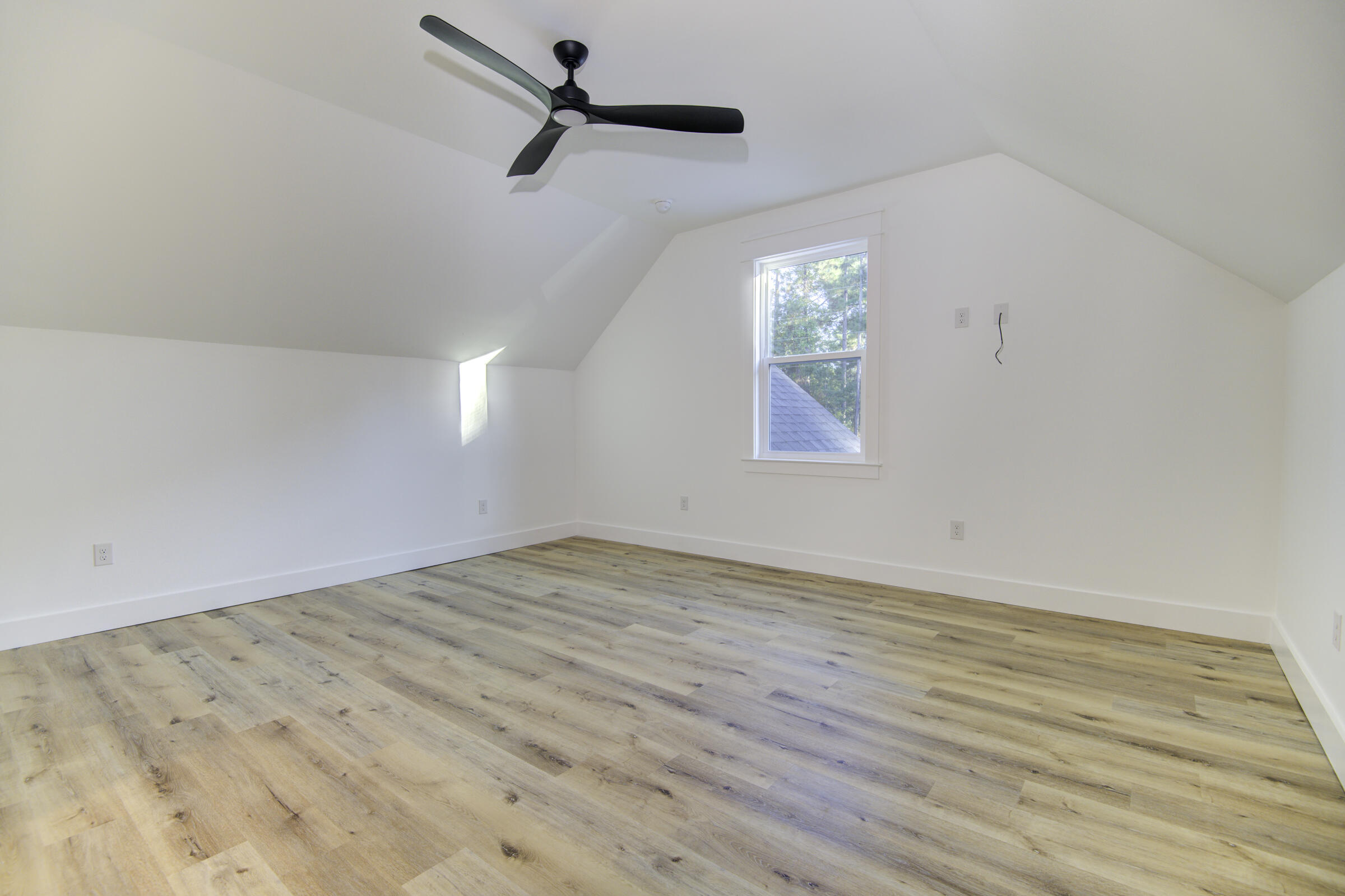 MAGNOLIA BEACH - Residential