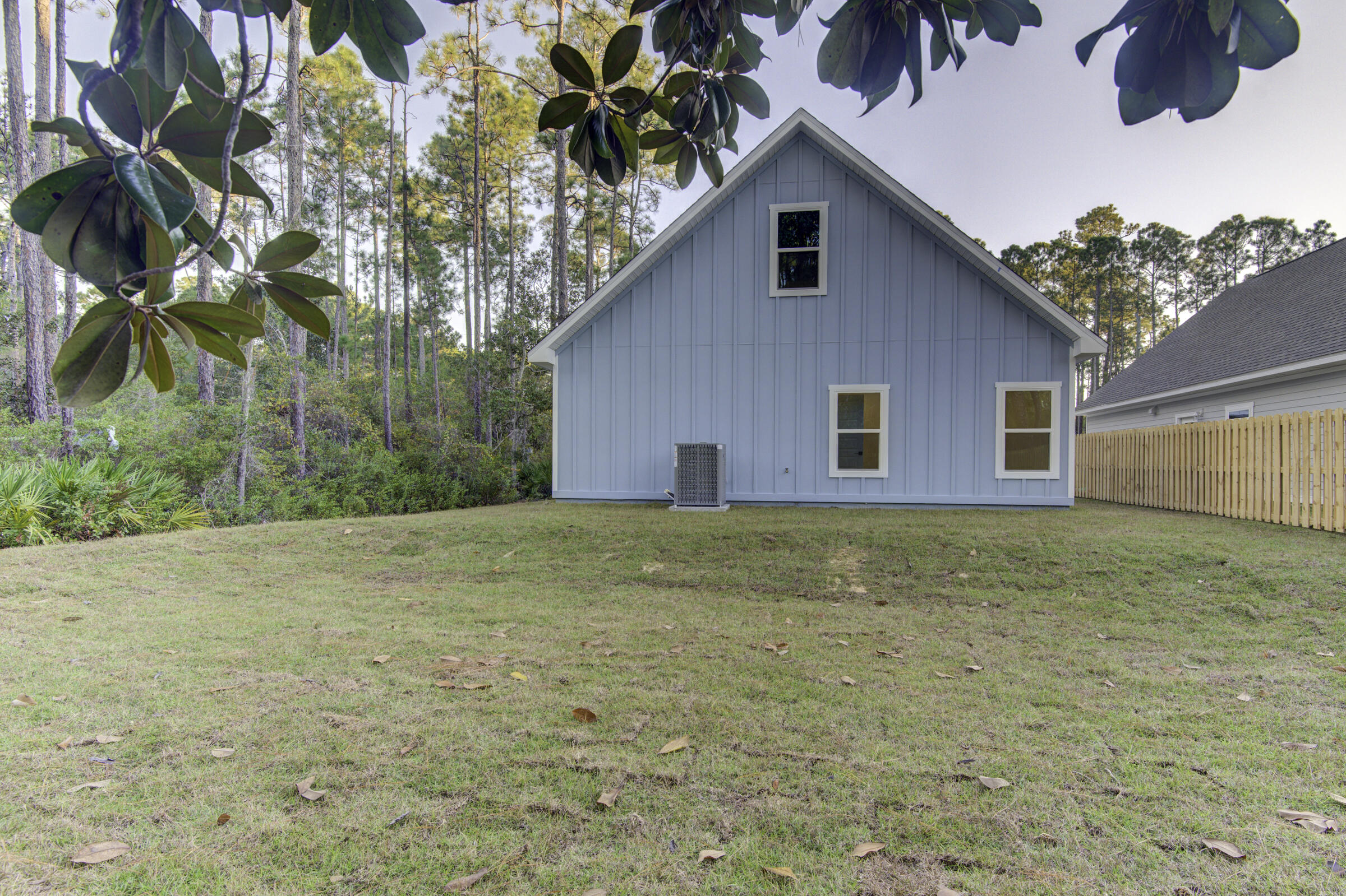 MAGNOLIA BEACH - Residential