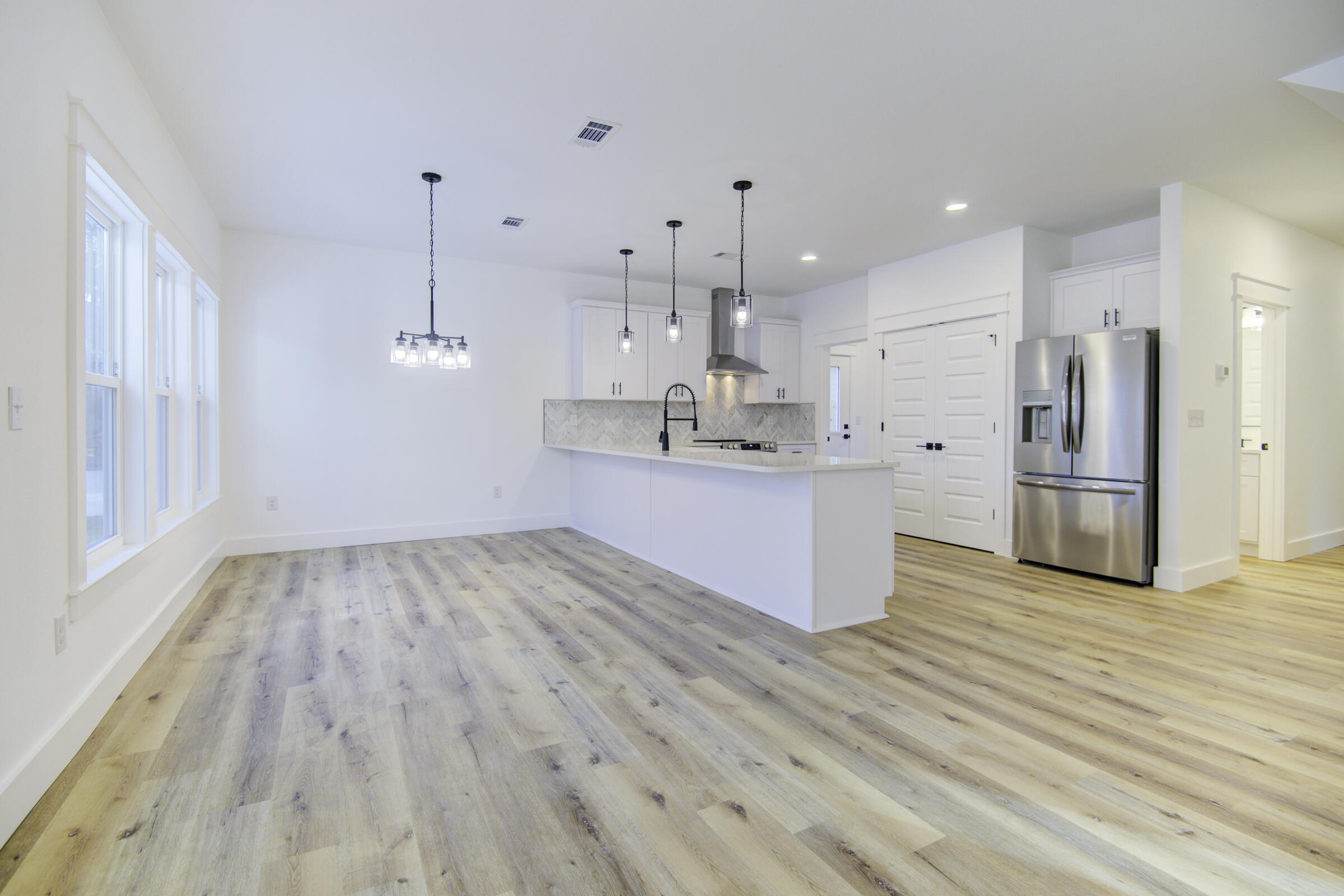 MAGNOLIA BEACH - Residential