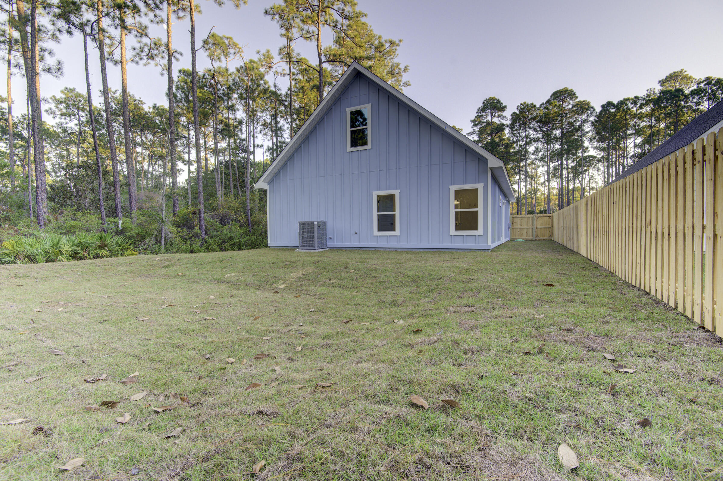 MAGNOLIA BEACH - Residential