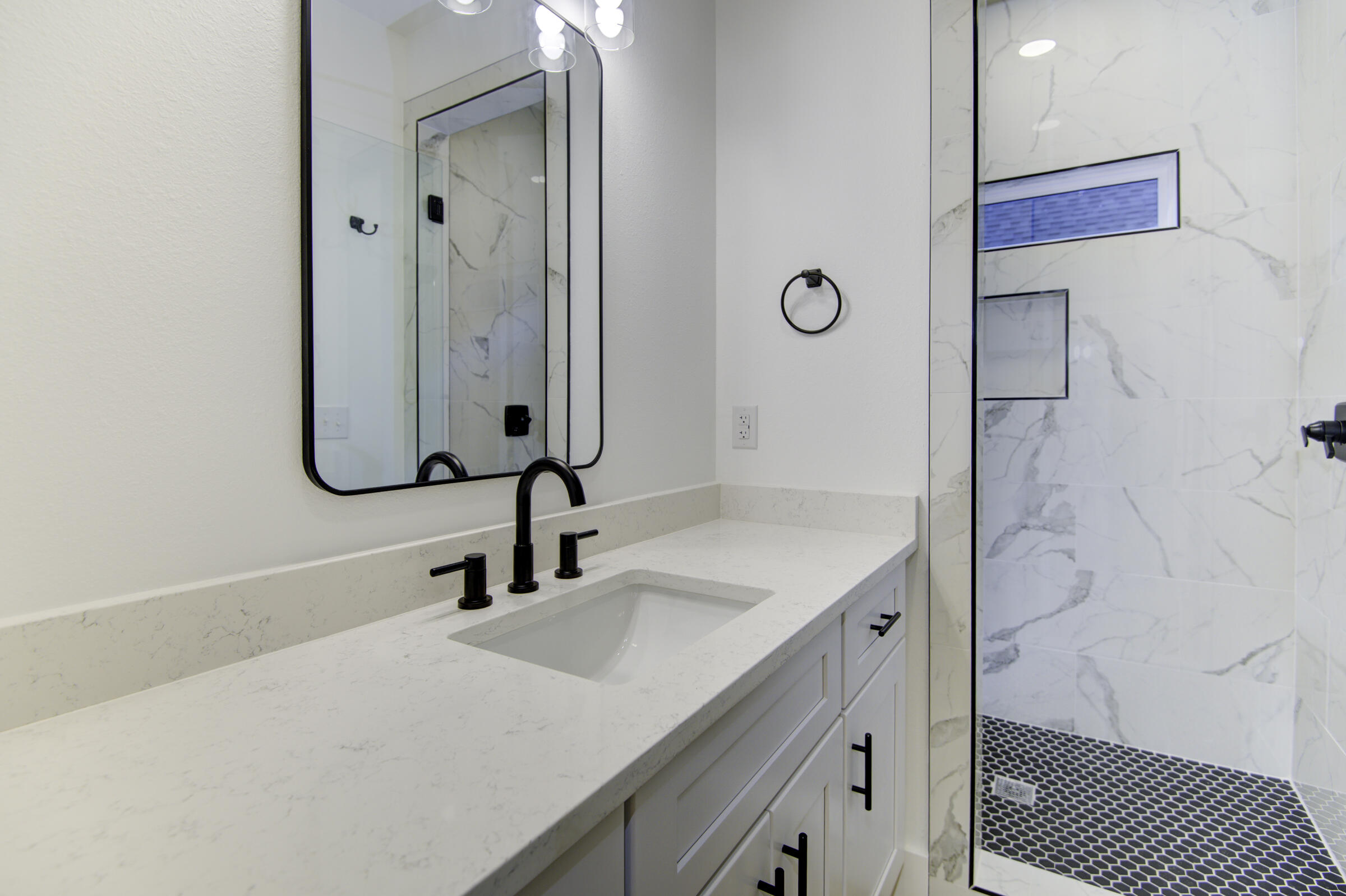 MAGNOLIA BEACH - Residential