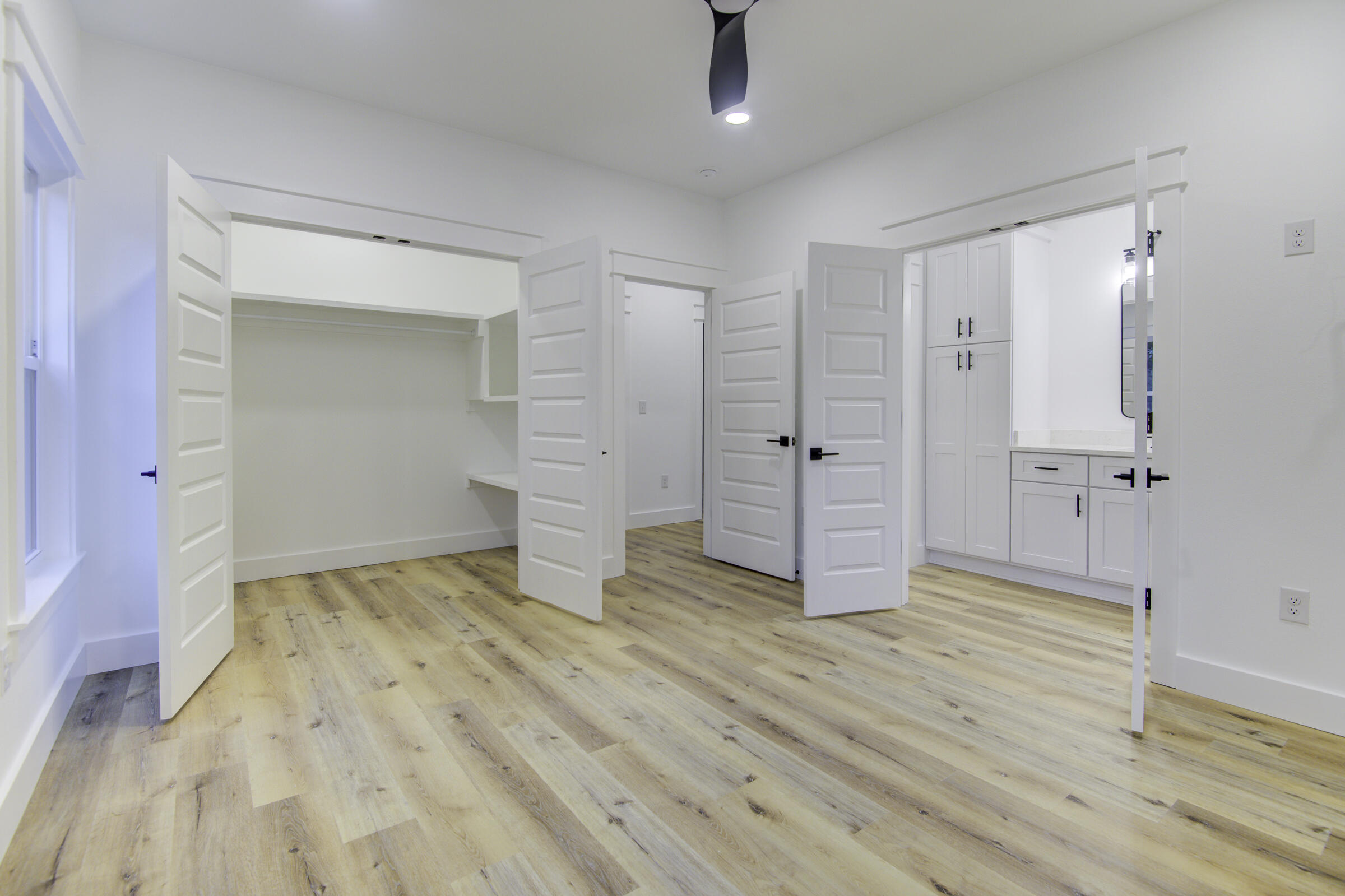 MAGNOLIA BEACH - Residential