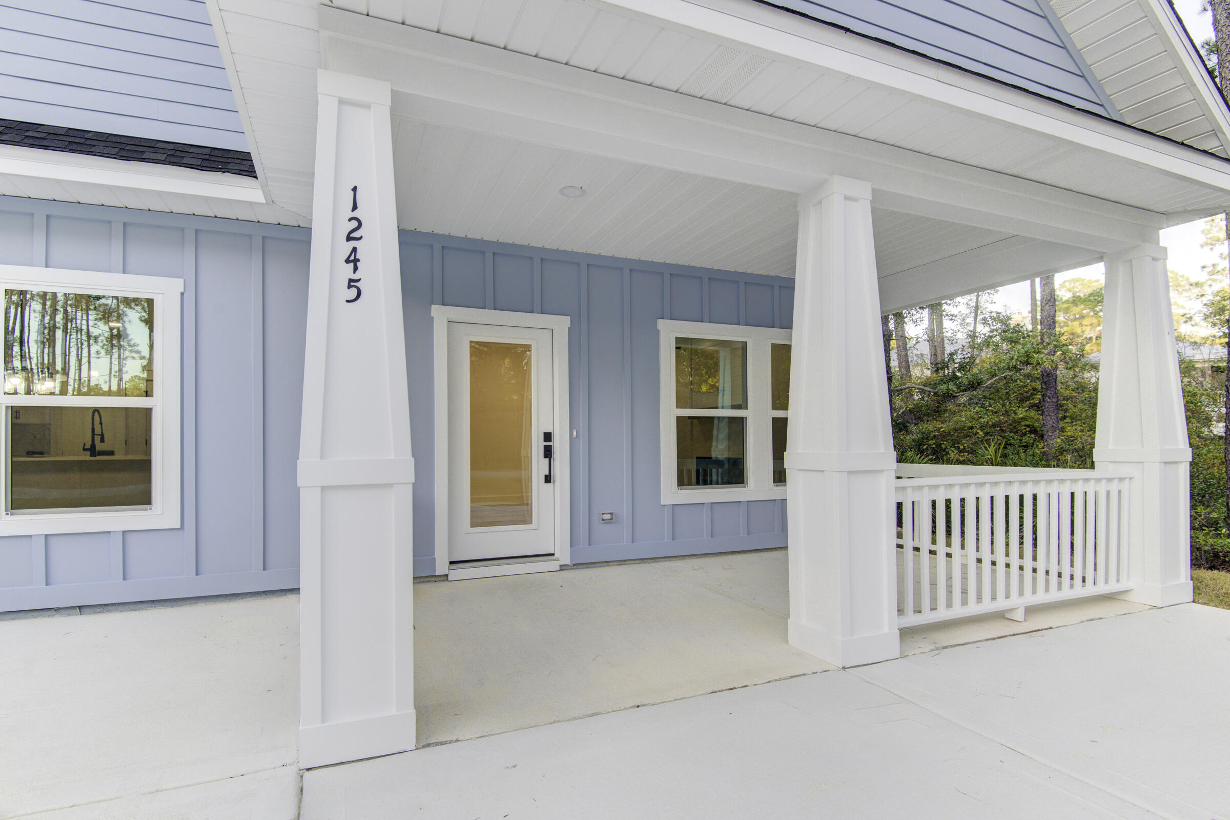 MAGNOLIA BEACH - Residential