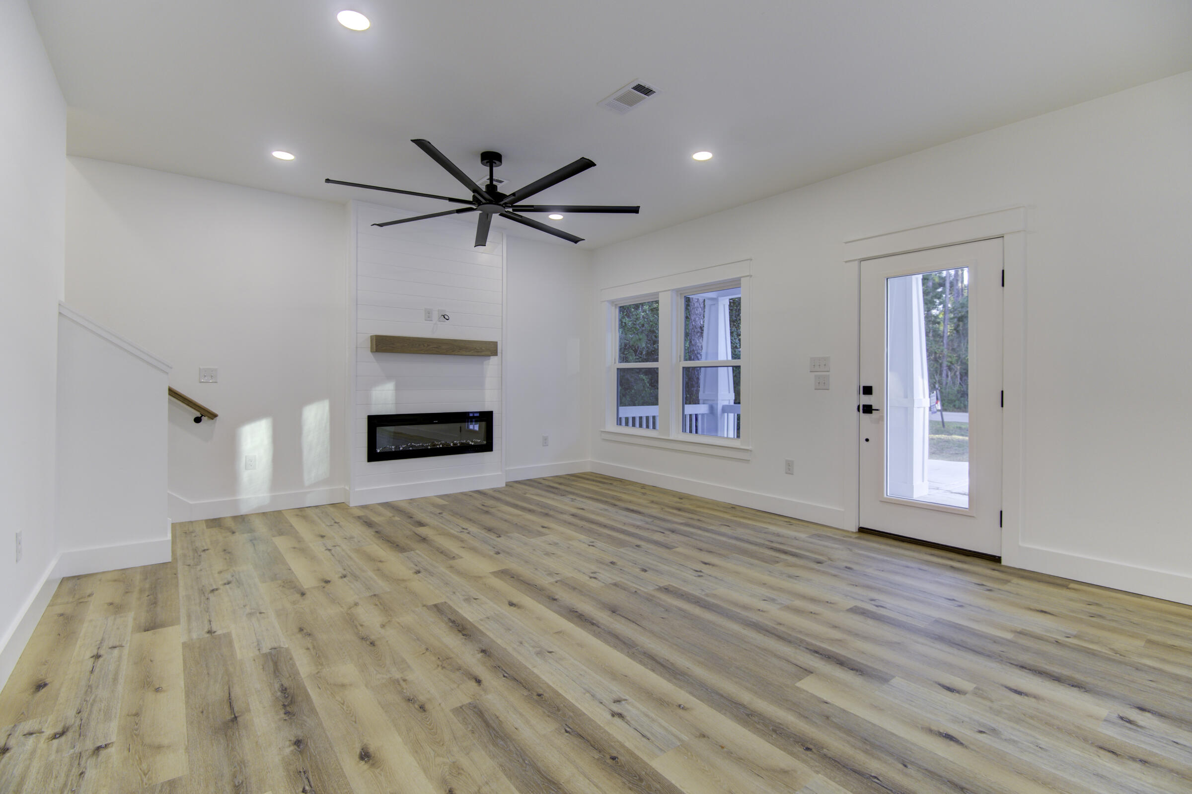 MAGNOLIA BEACH - Residential