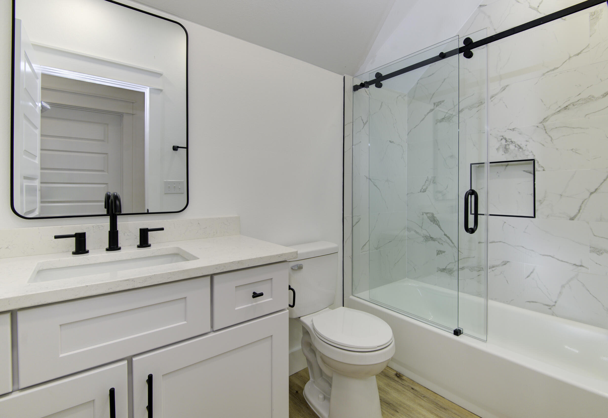 MAGNOLIA BEACH - Residential