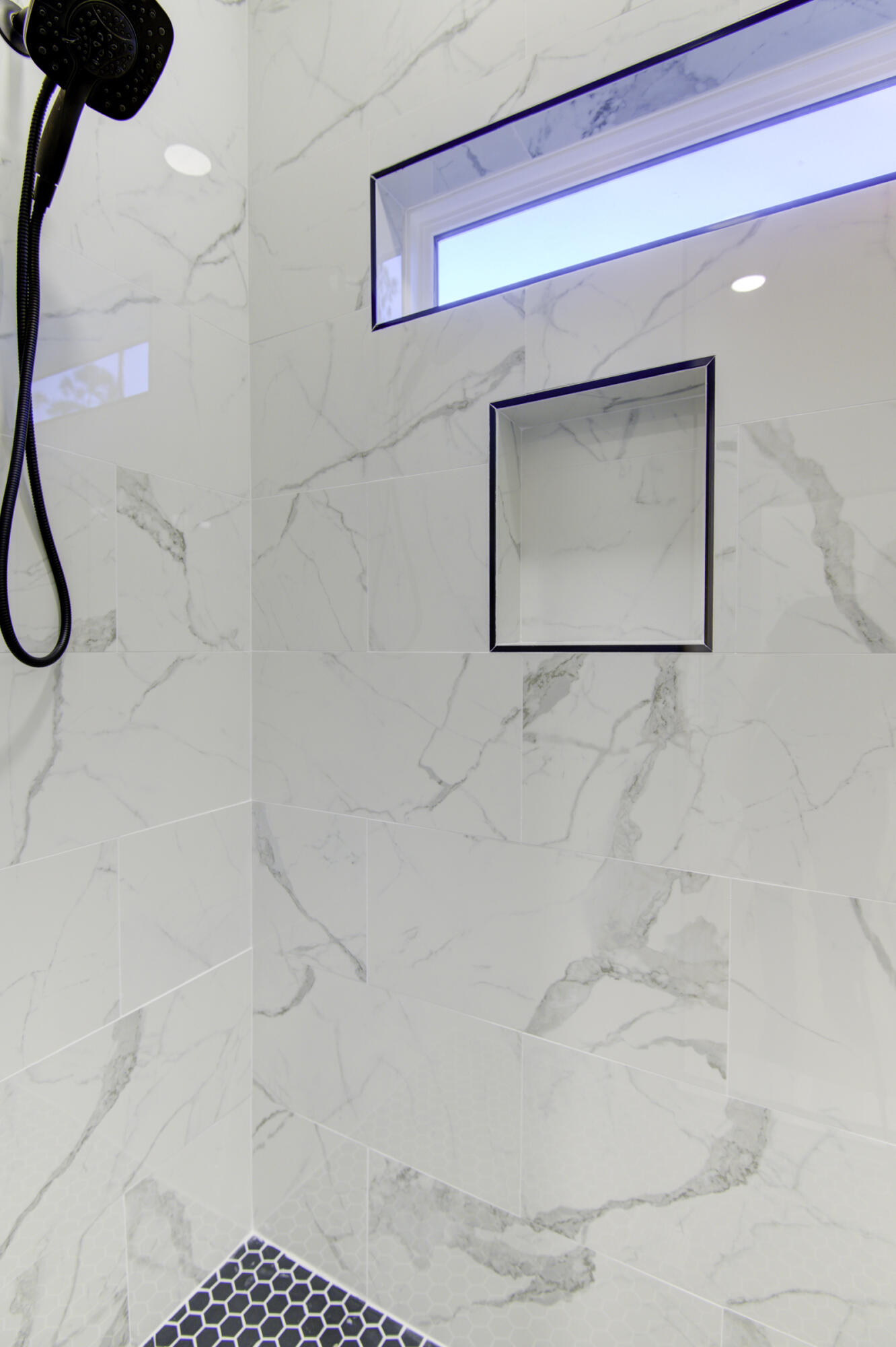 MAGNOLIA BEACH - Residential