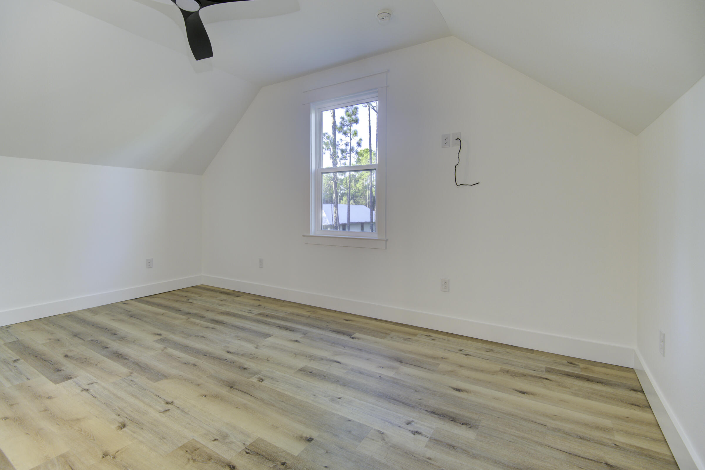 MAGNOLIA BEACH - Residential