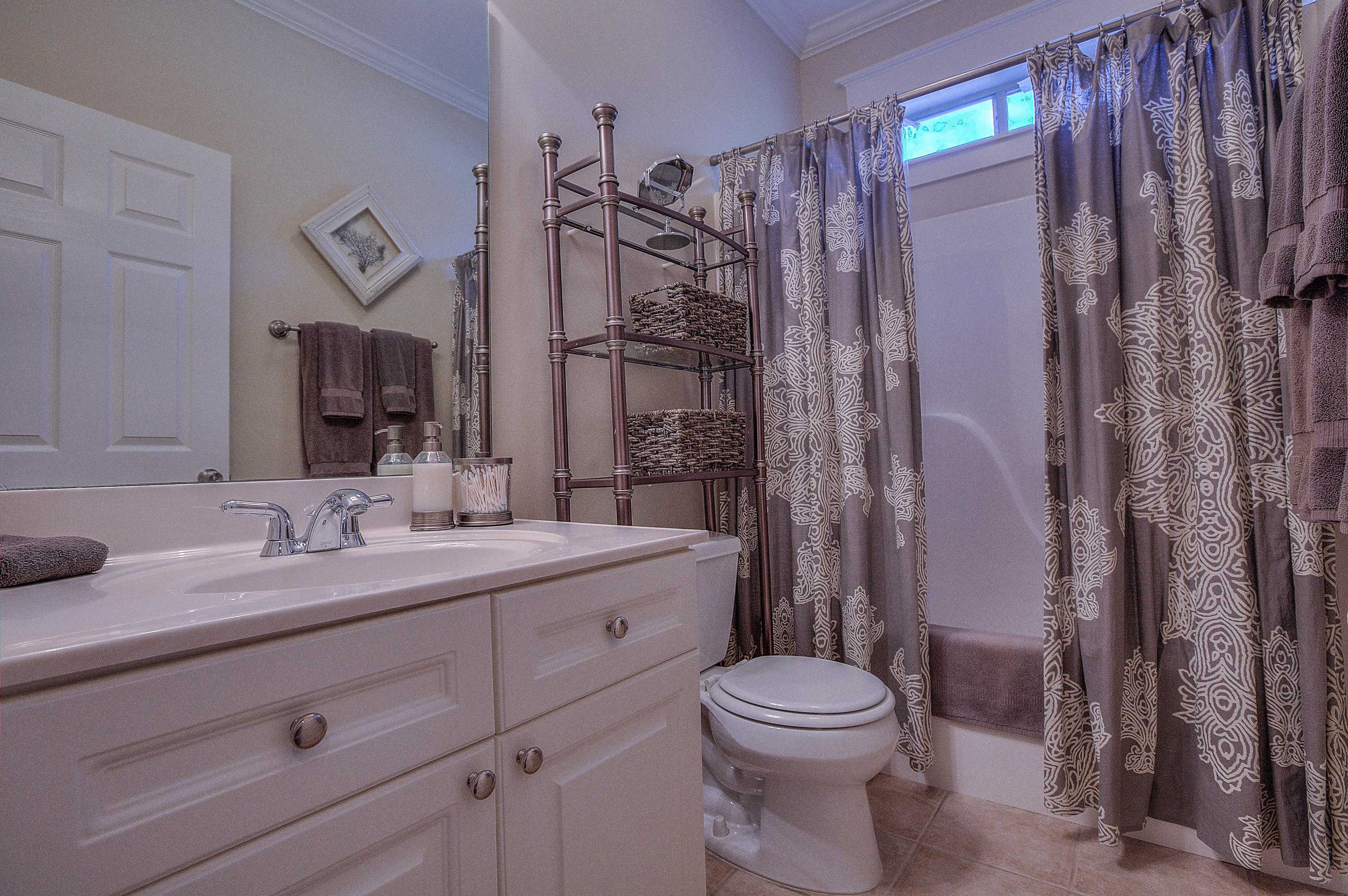 THE SHALLOWS - Residential Lease