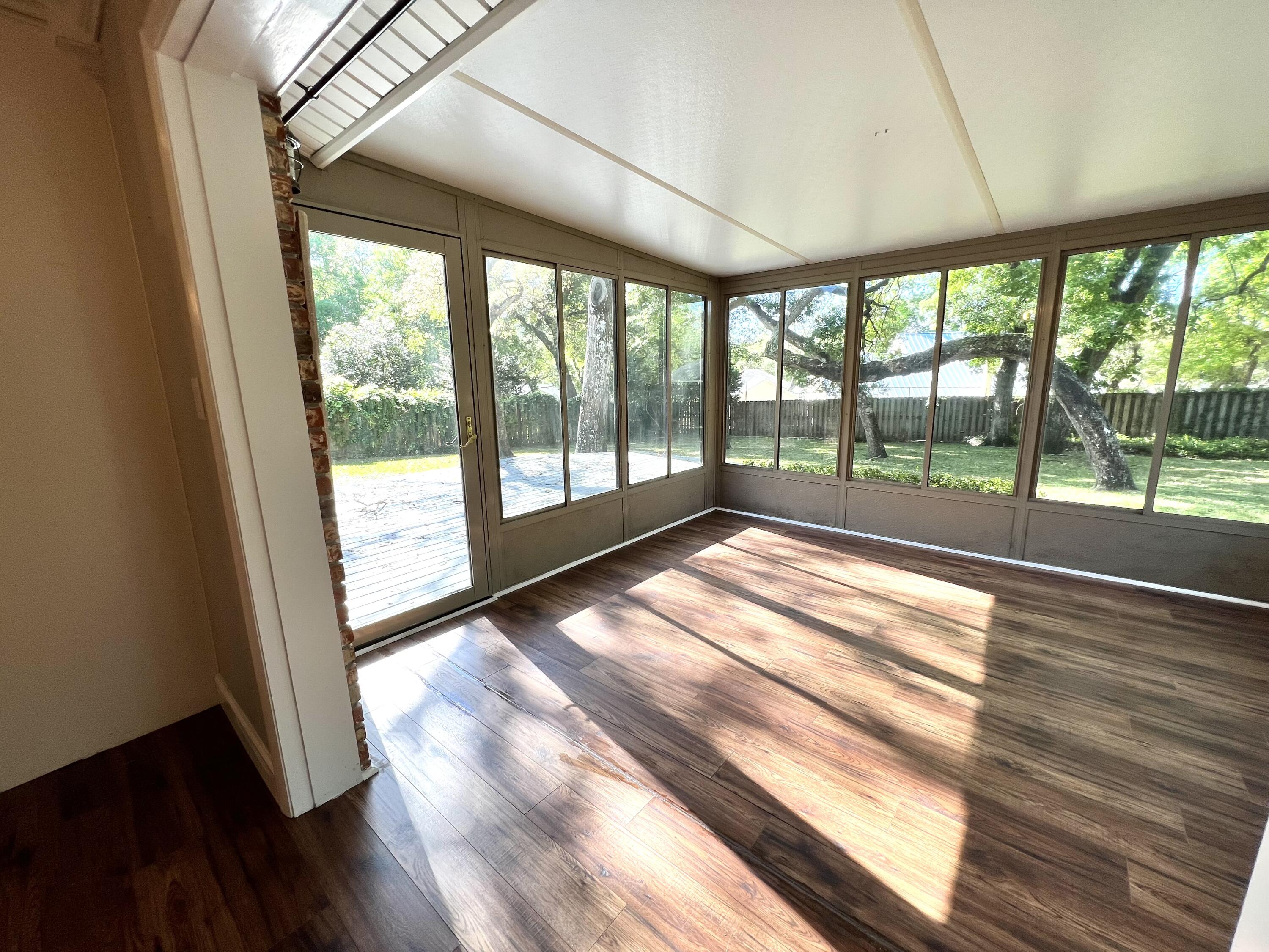 LAKE SHARON ESTATES - Residential Lease