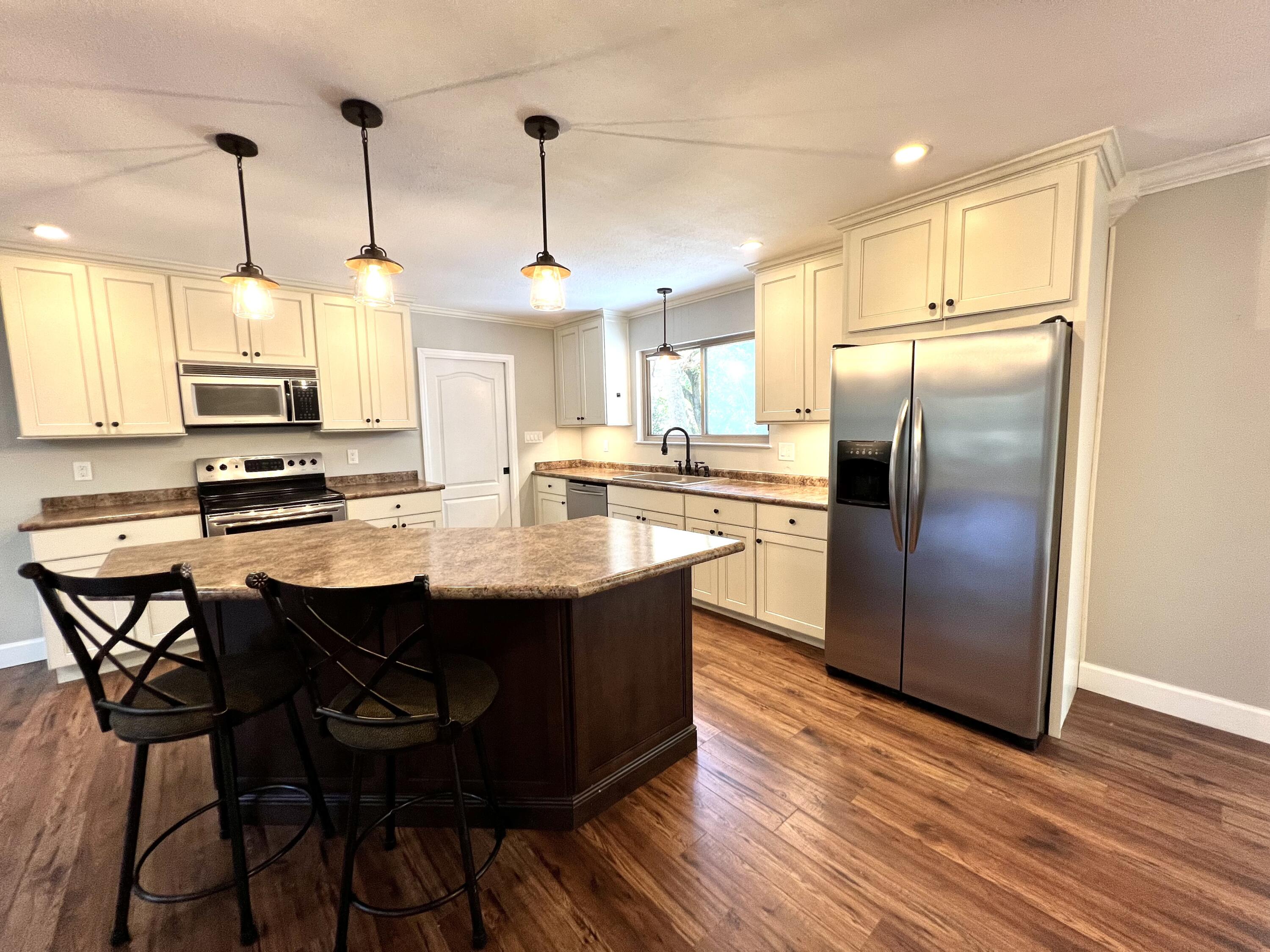 LAKE SHARON ESTATES - Residential Lease