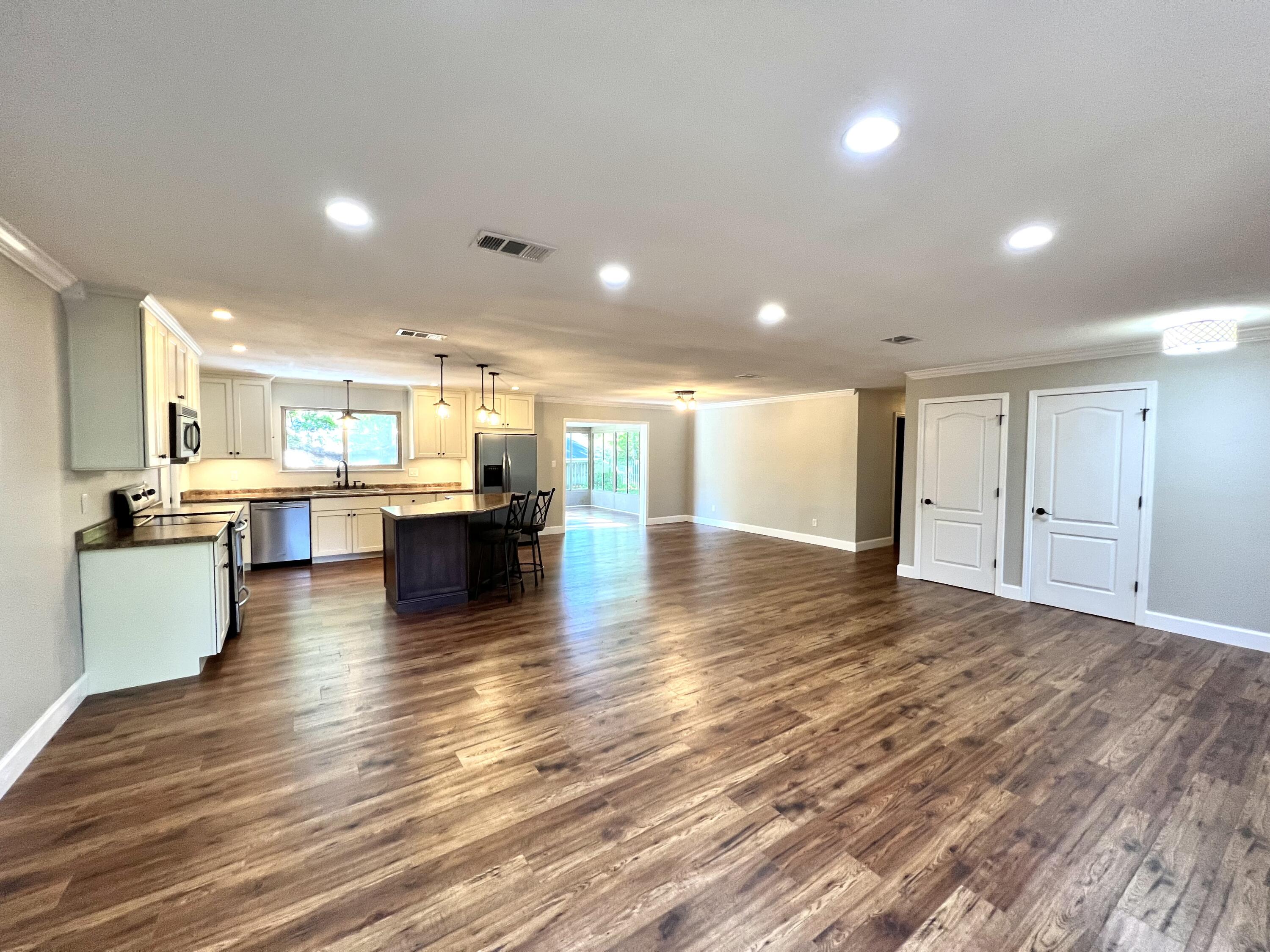 LAKE SHARON ESTATES - Residential Lease