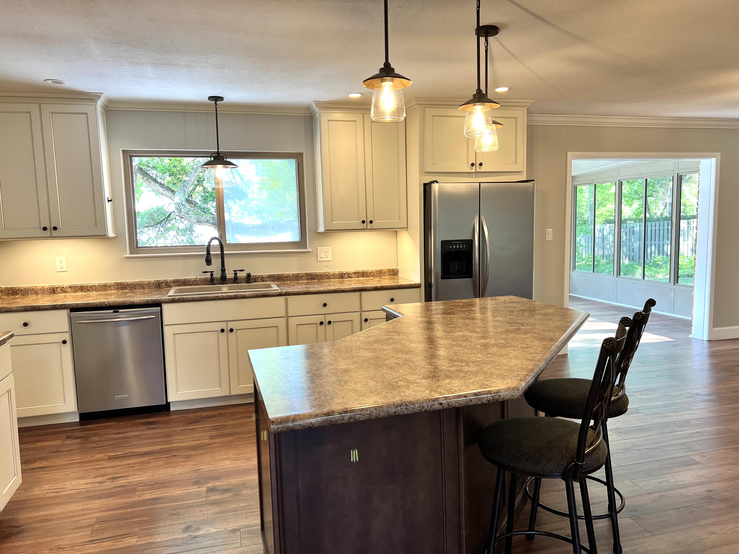 LAKE SHARON ESTATES - Residential Lease