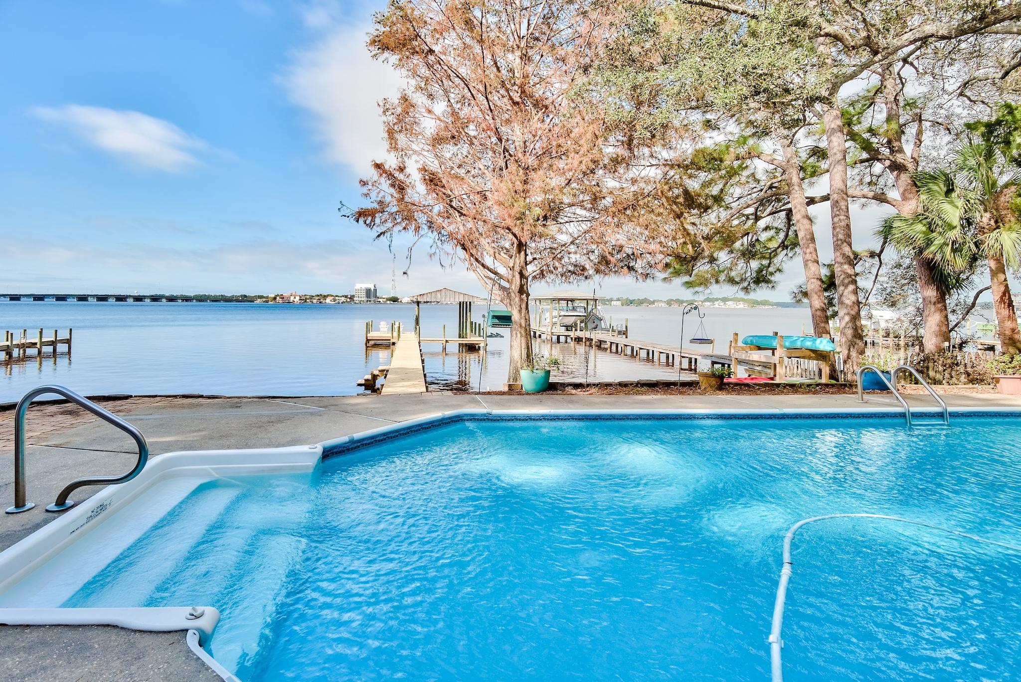 PALM SHORES - Residential