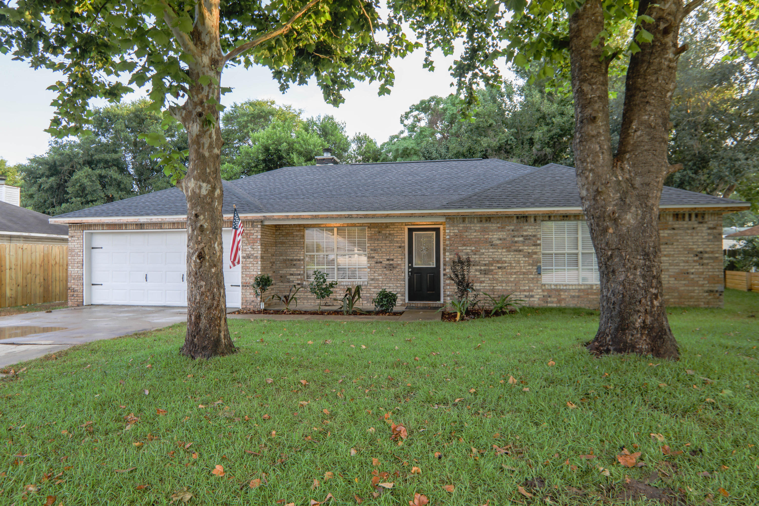 GRAND OAKS REPLAT LOTS 2&3 - Residential