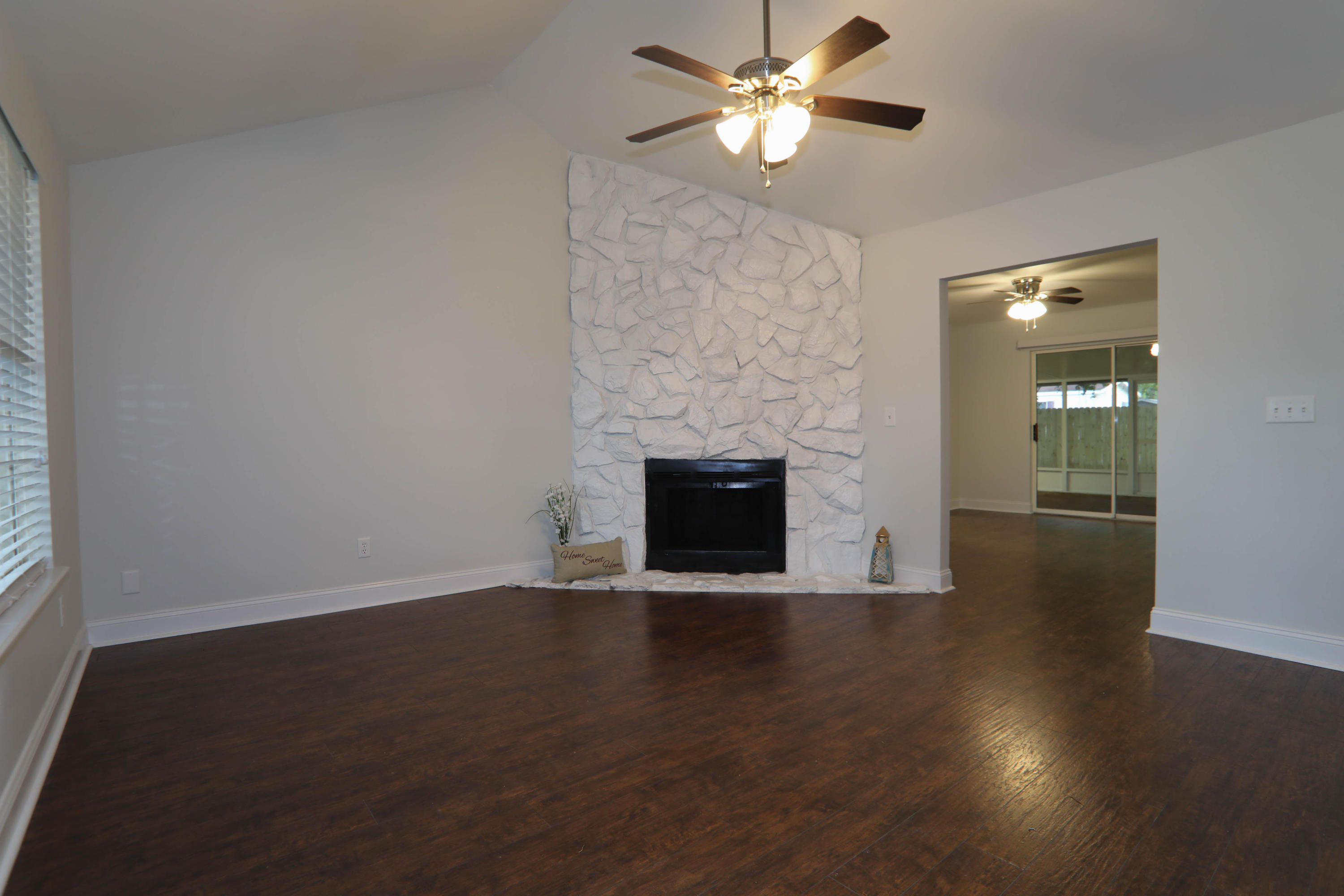 GRAND OAKS REPLAT LOTS 2&3 - Residential