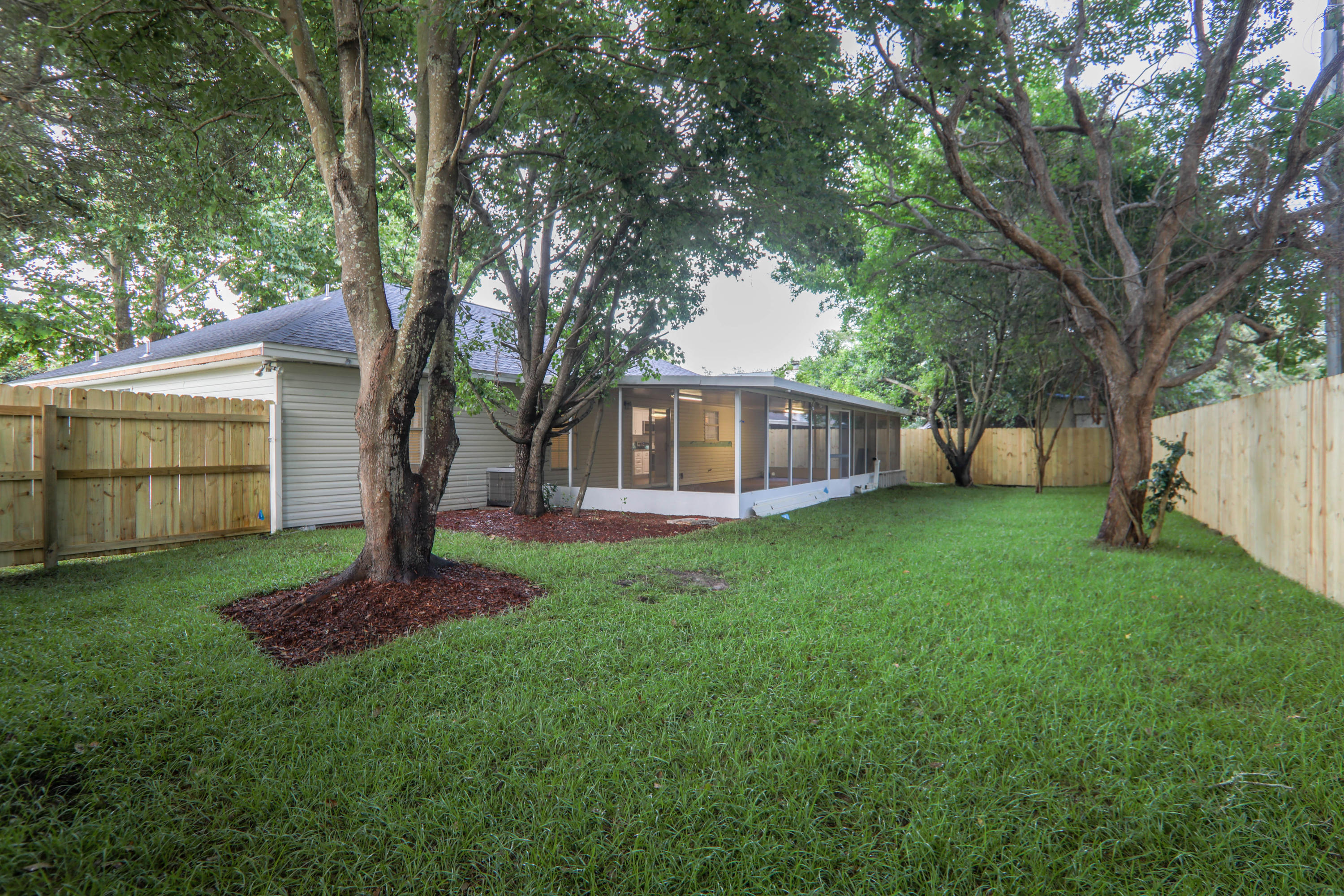 GRAND OAKS REPLAT LOTS 2&3 - Residential