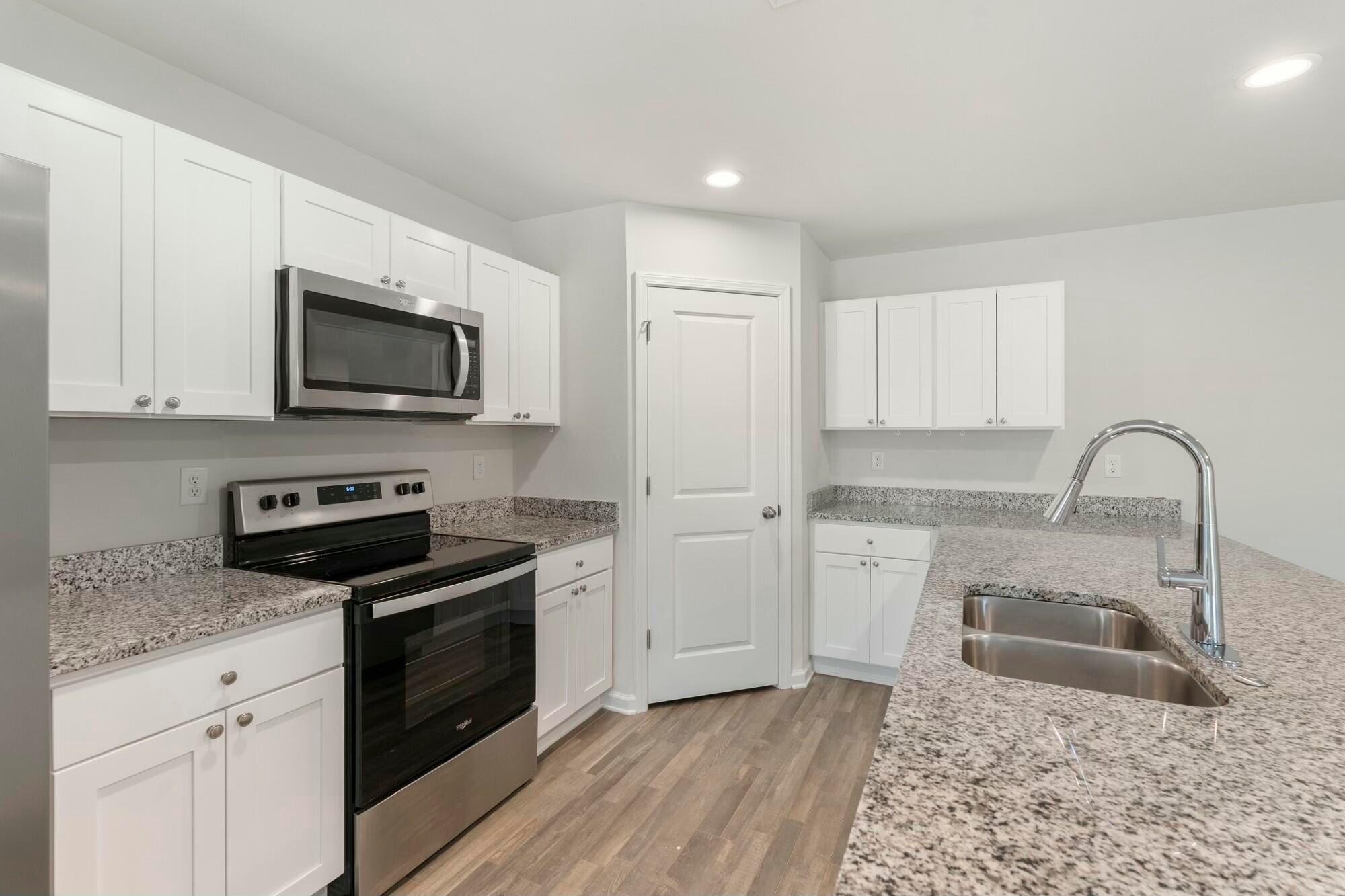 RIVERWALK PH I - Residential Lease