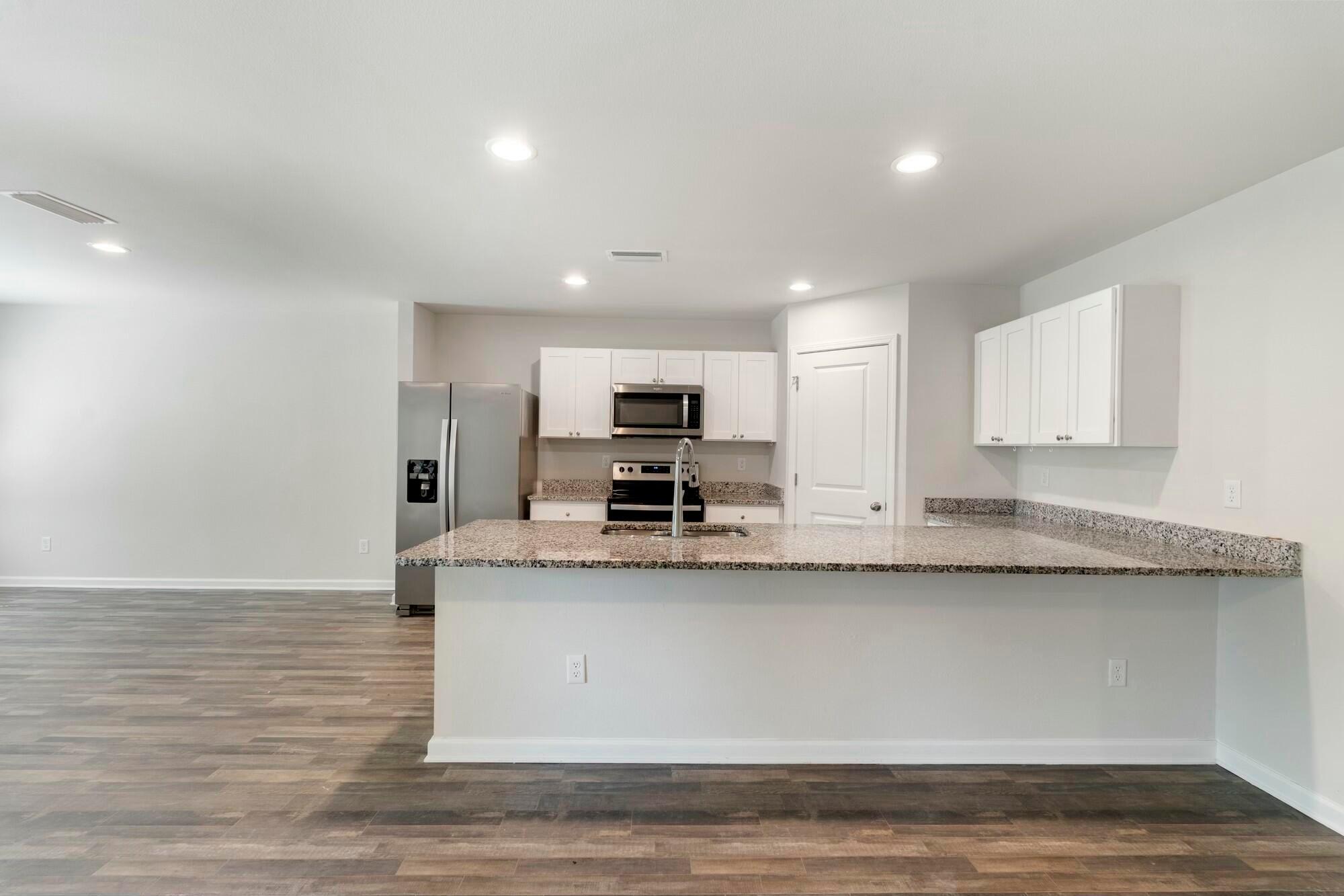 RIVERWALK PH I - Residential Lease