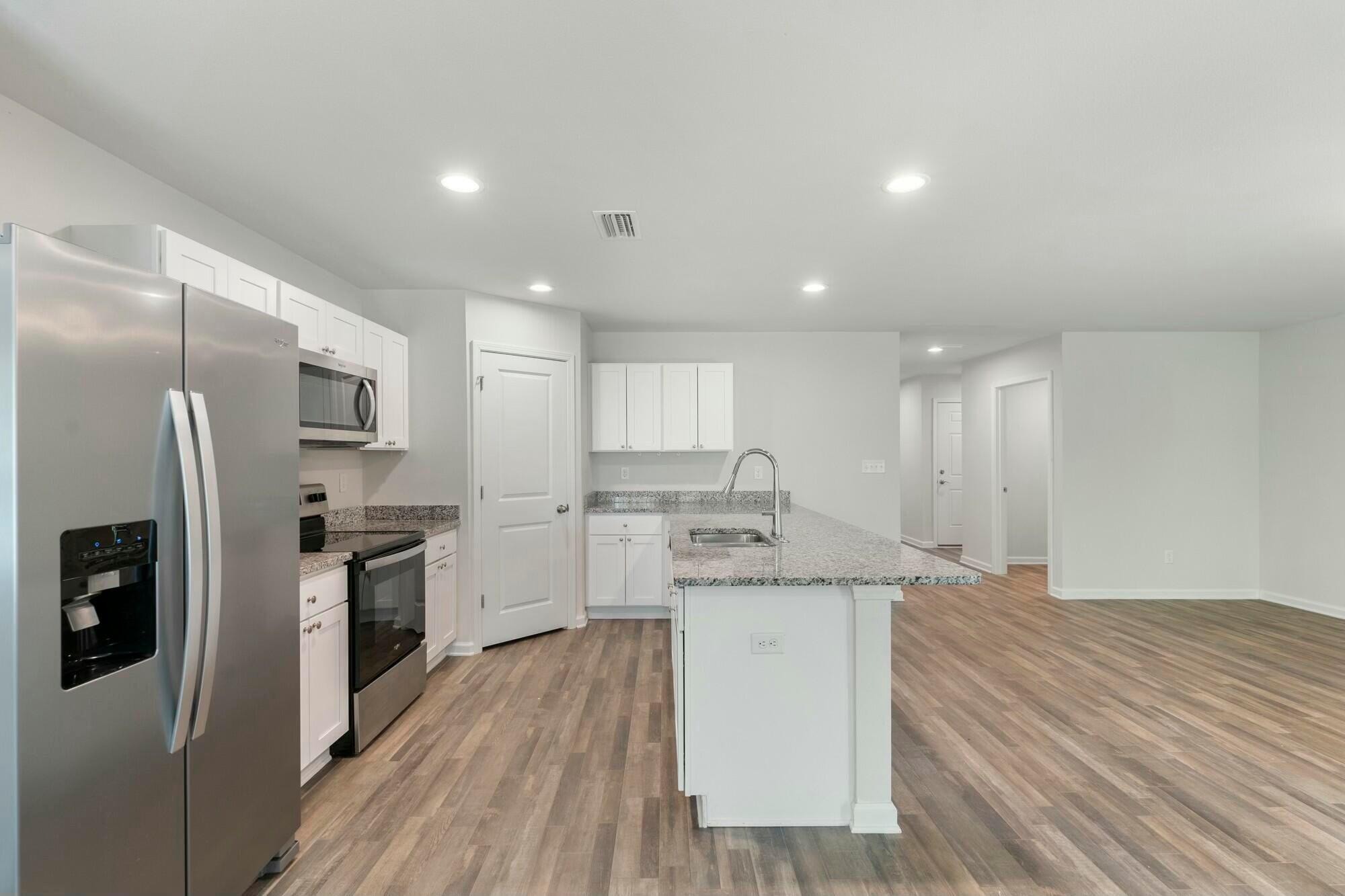 RIVERWALK PH I - Residential Lease