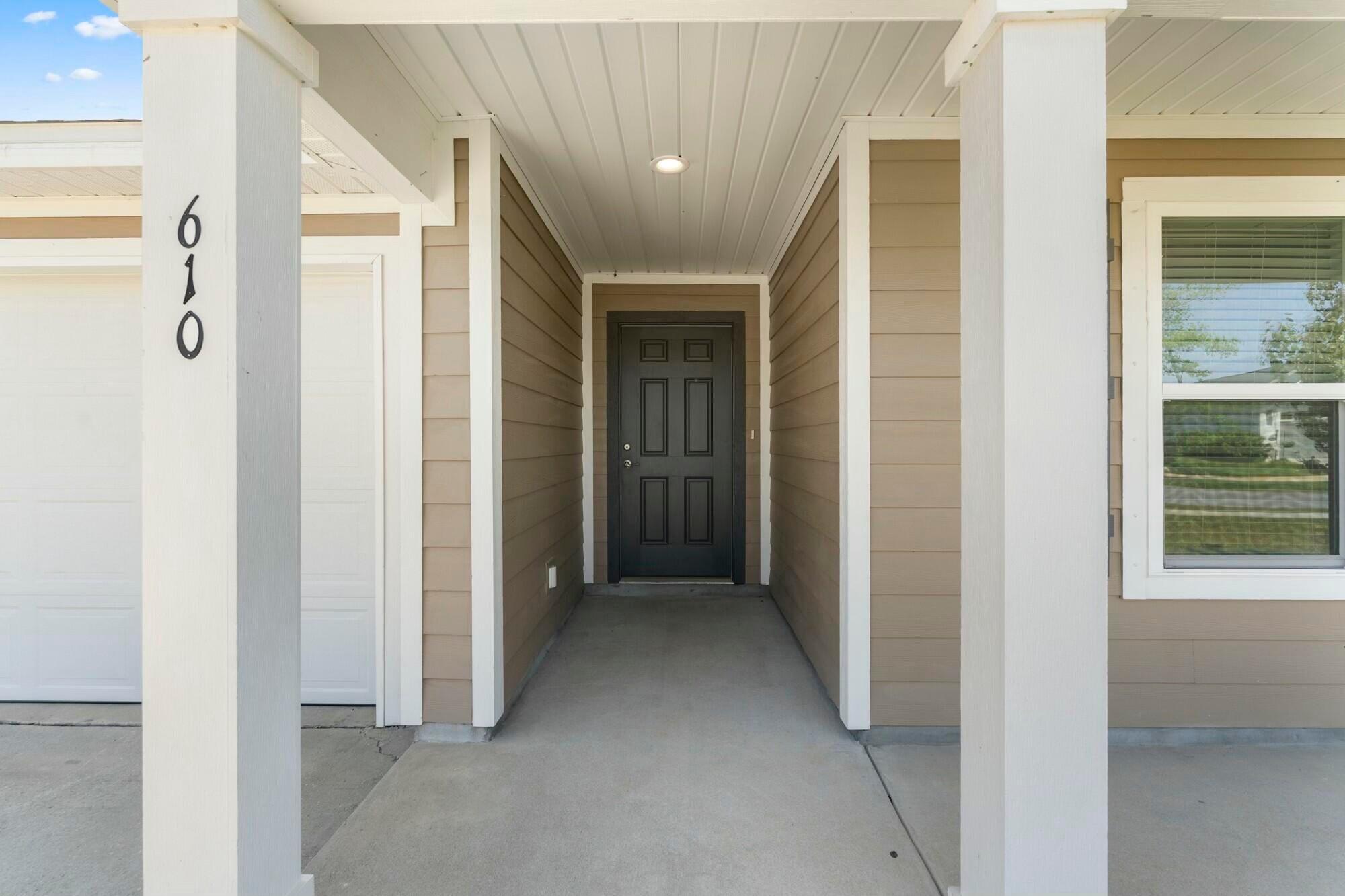 RIVERWALK PH I - Residential Lease