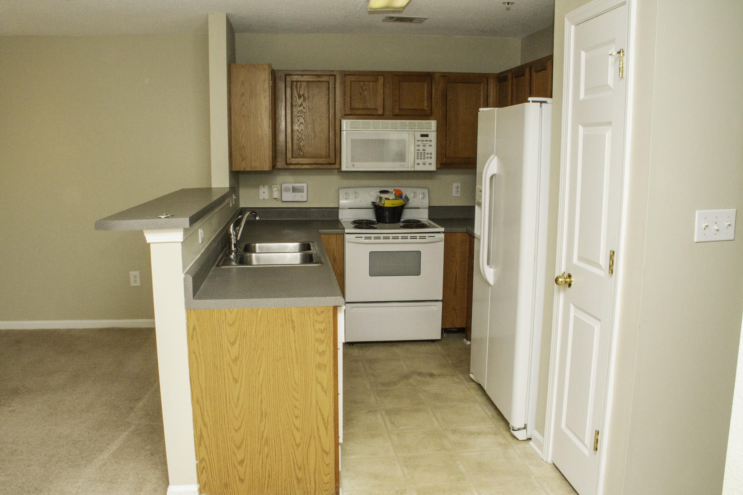 ROLLING PINES - Residential Lease