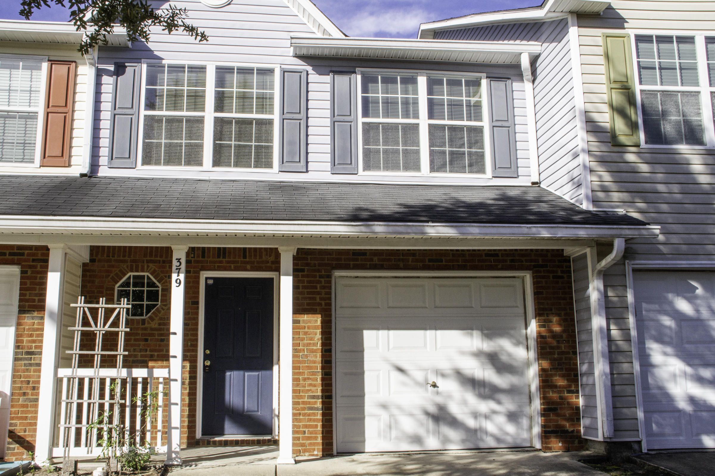 ROLLING PINES - Residential Lease