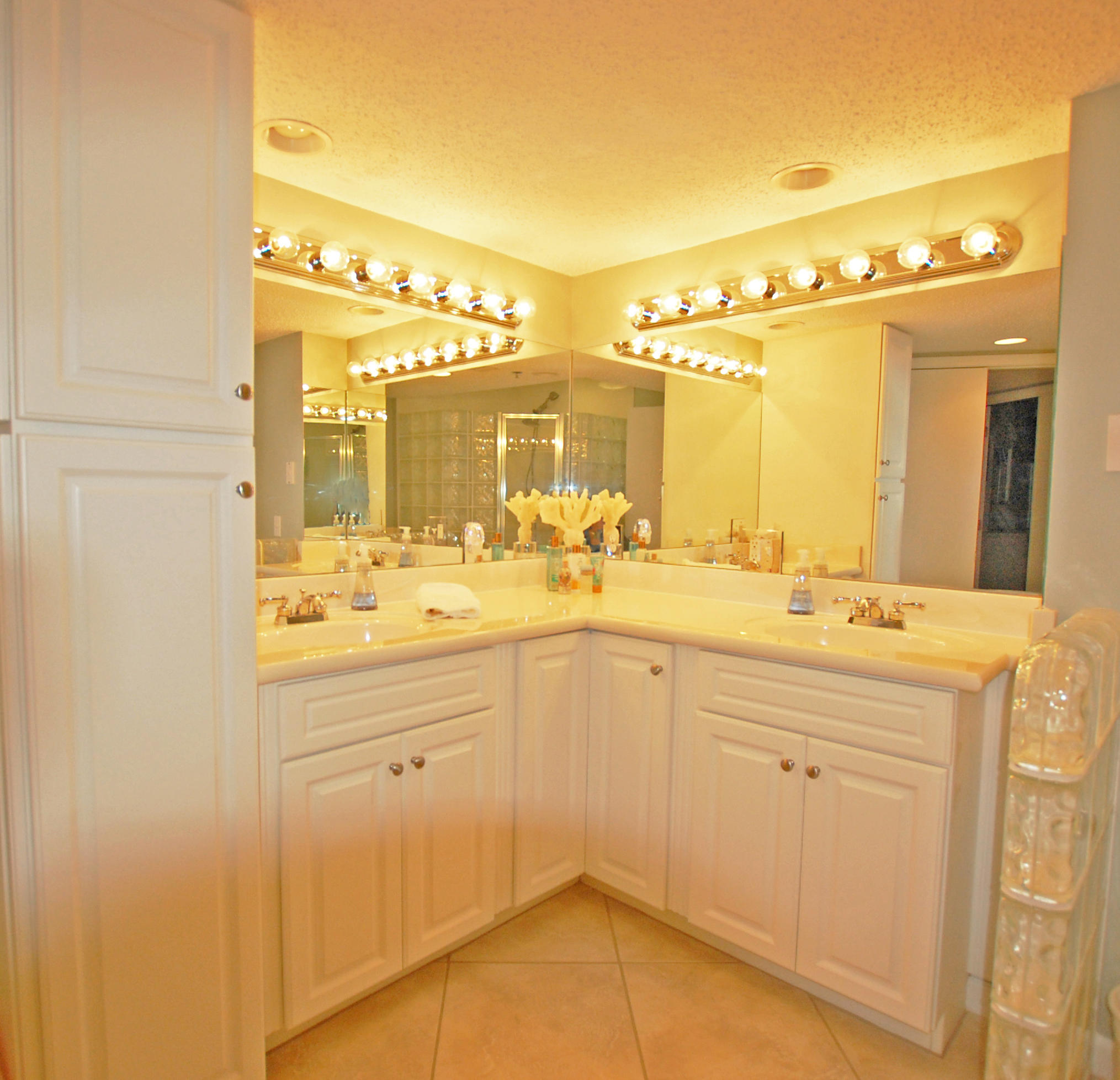 DESTIN TOWERS CONDO - Residential