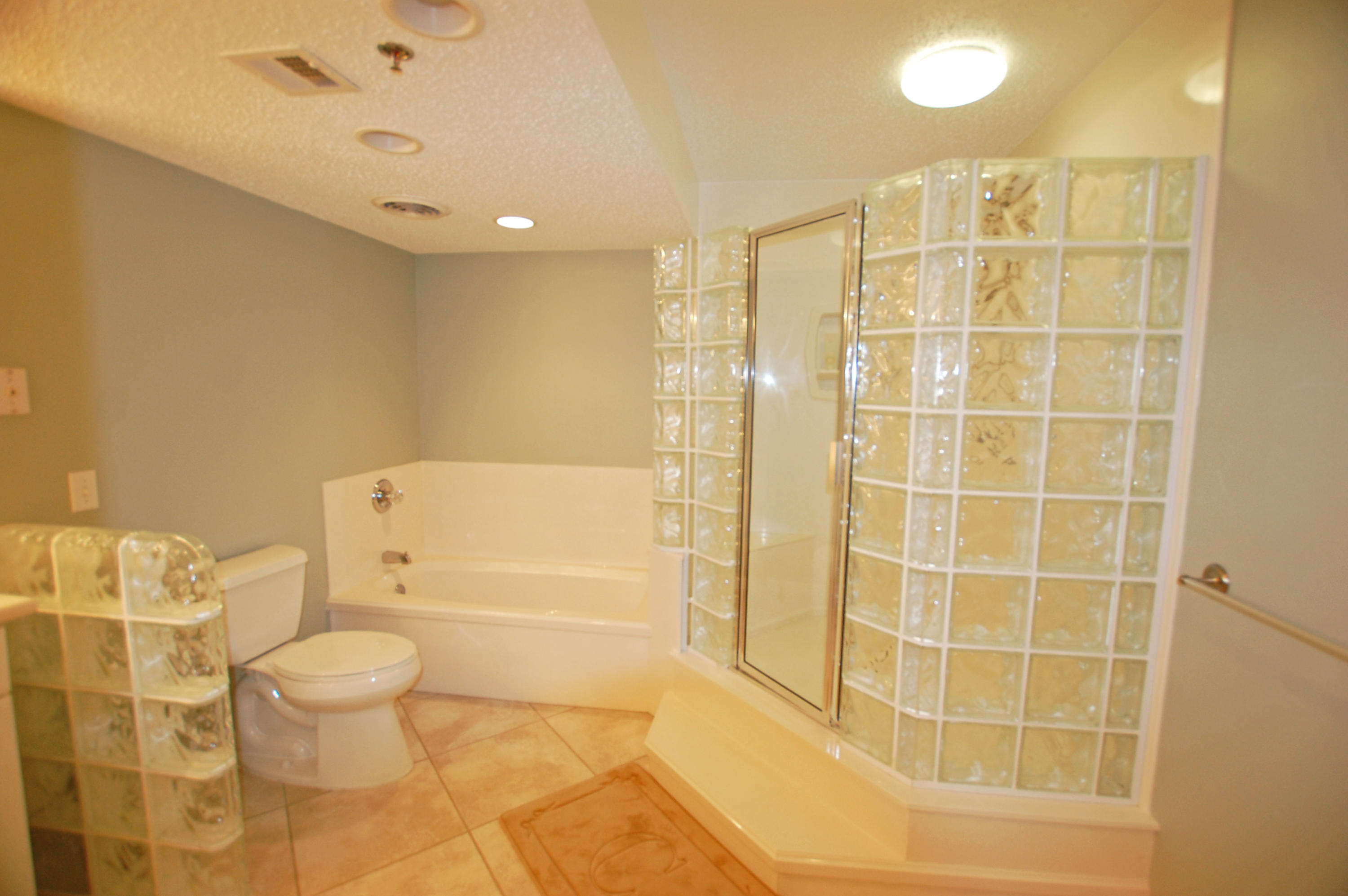 DESTIN TOWERS CONDO - Residential