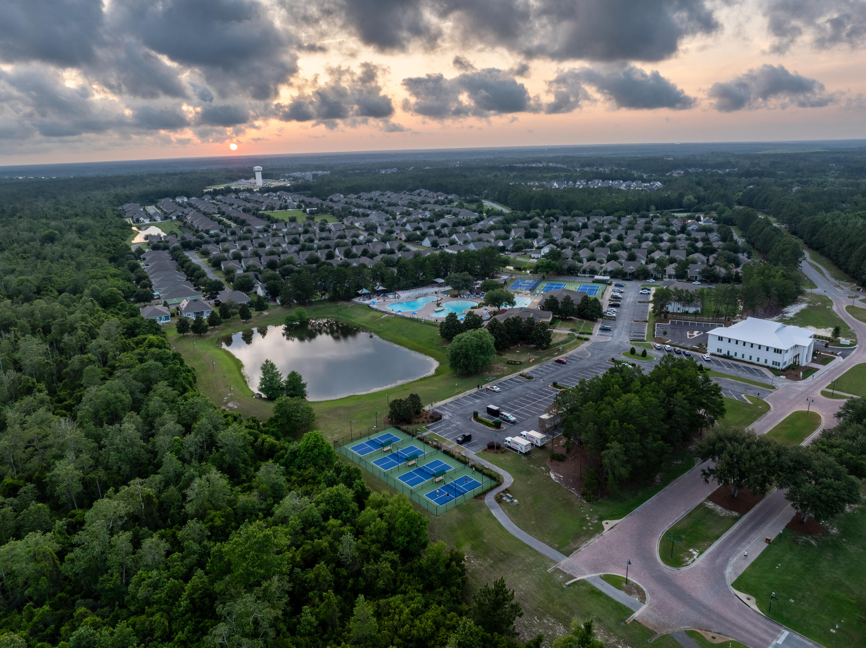 HAMMOCK BAY - Residential