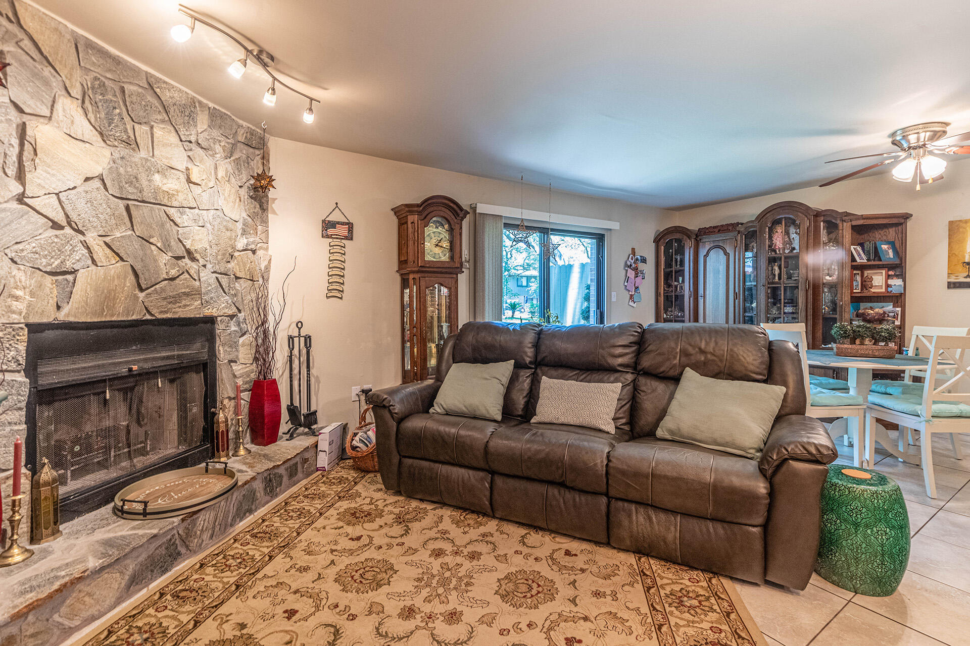 ROCKY BAYOU T/H - Residential