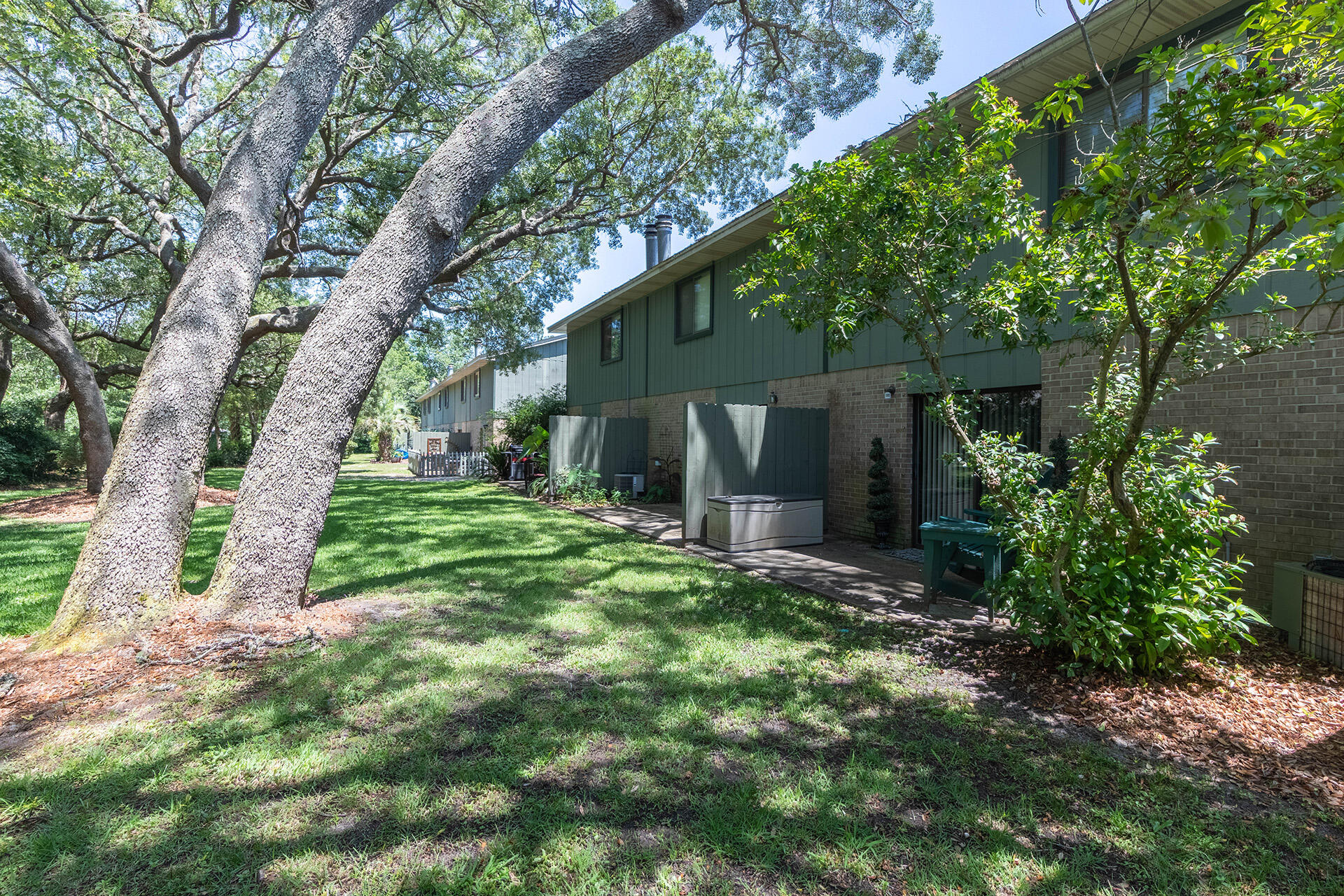 ROCKY BAYOU T/H - Residential