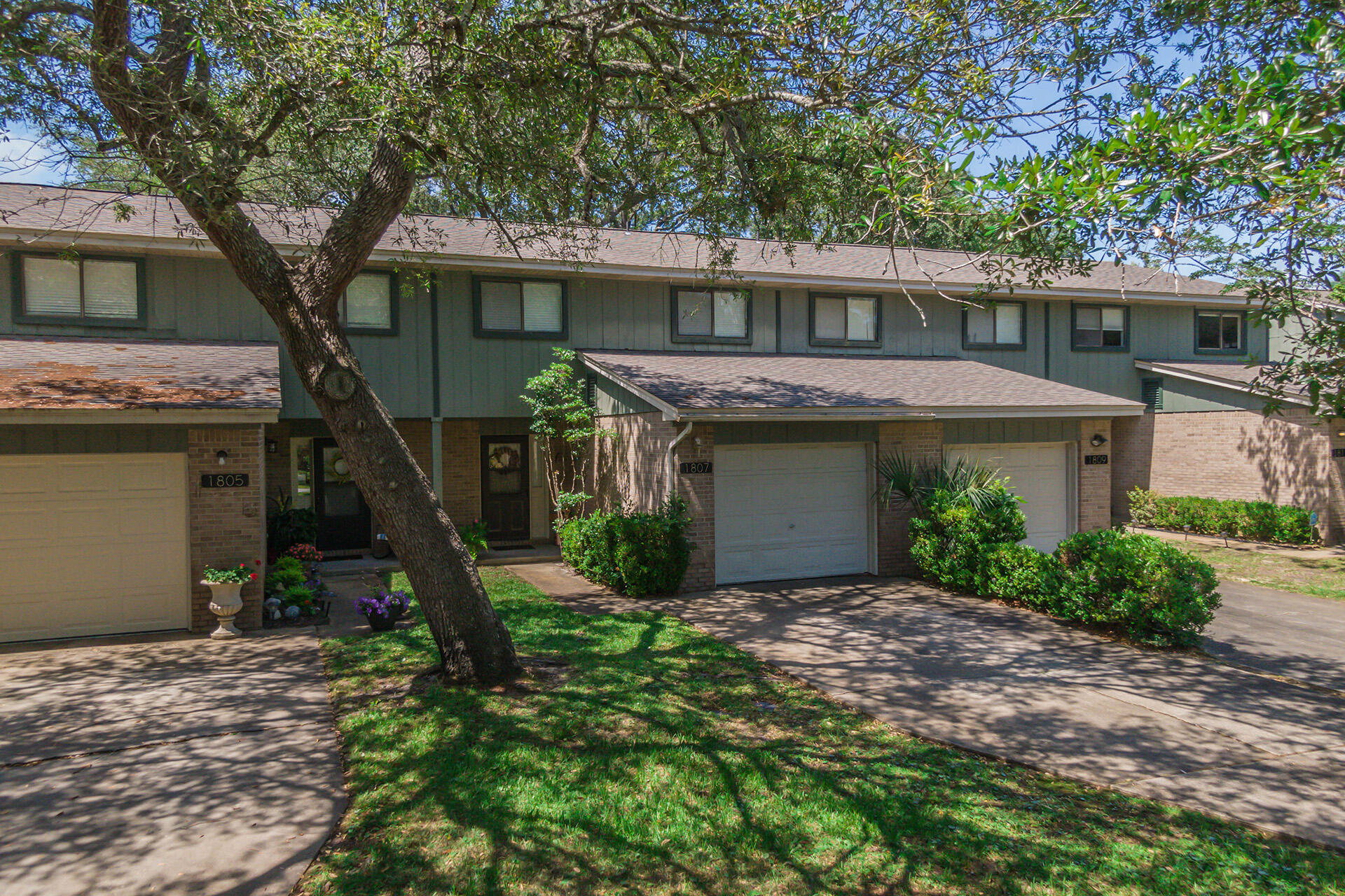 ROCKY BAYOU T/H - Residential