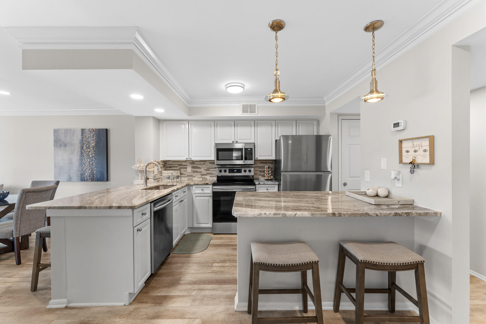 HARBOUR POINT CONDO - Residential