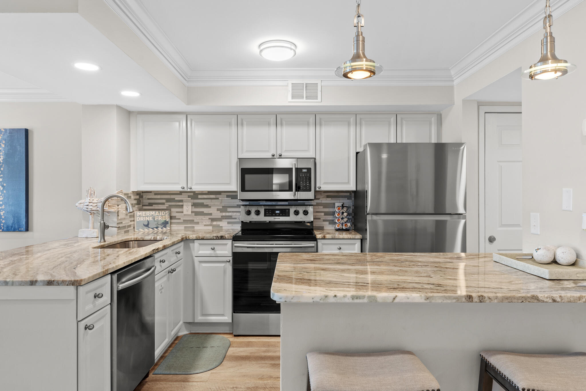 HARBOUR POINT CONDO - Residential