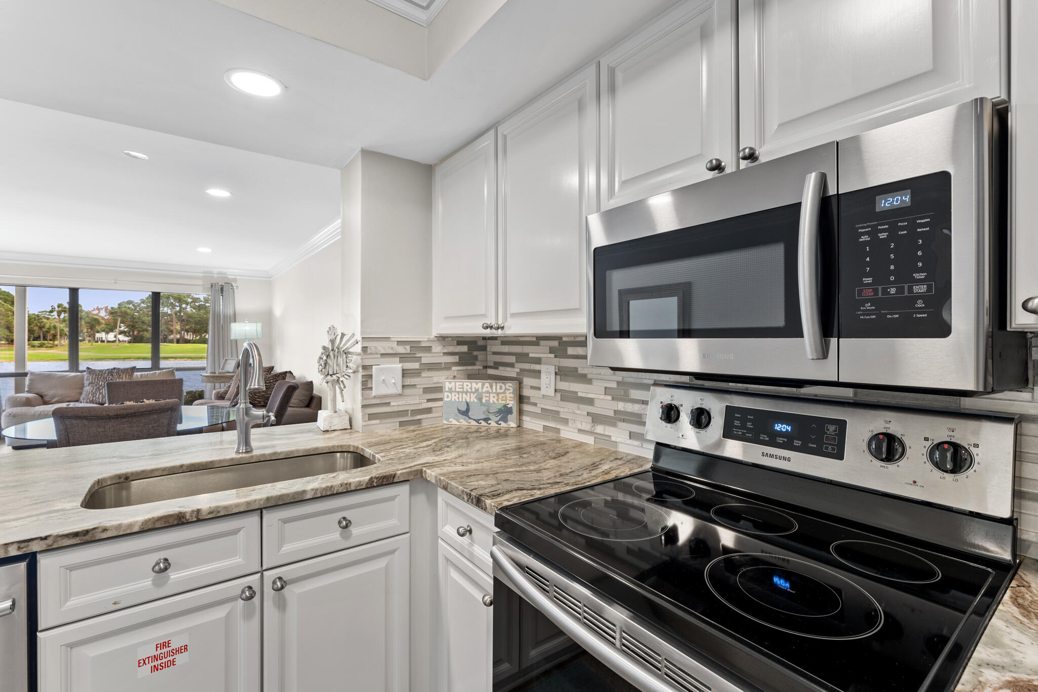 HARBOUR POINT CONDO - Residential