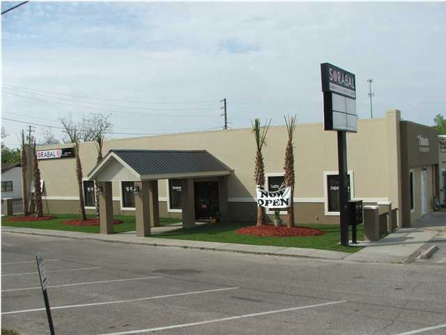 Hwy 85 visibility and the new City Parking lot frontage ! Your Professional Office Here! Newly renovated great place for a Doctor, Lawyer ect. This prime Retail Space has been completely renovated and ready for business. You could even bring your retail shop, dresses,guns, and bling-bling today and get ready for business! The City of Crestview has stated that they have a plan to make a new parking lot behind Desi's this is across from this shoppe! Southbound traffic can see the front door and sign space will be supplied on hwy 85. Requires 2 months rent in security deposit.