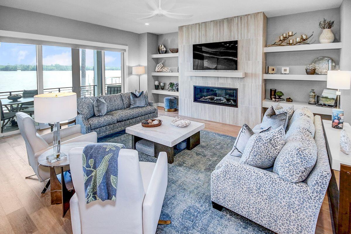 WATER'S EDGE - Residential