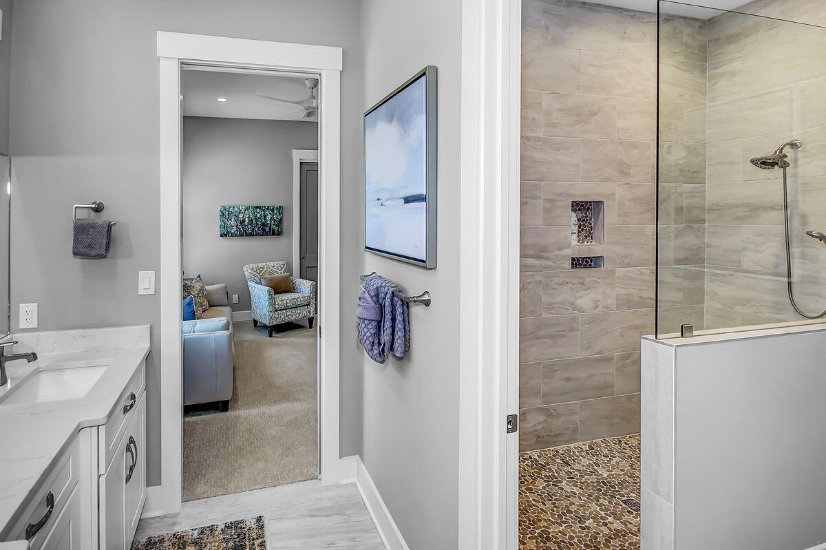 WATER'S EDGE - Residential